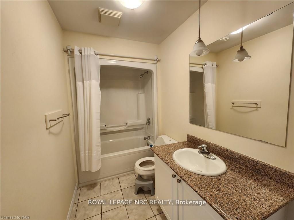 135 James Street S 812 Property Photo 7