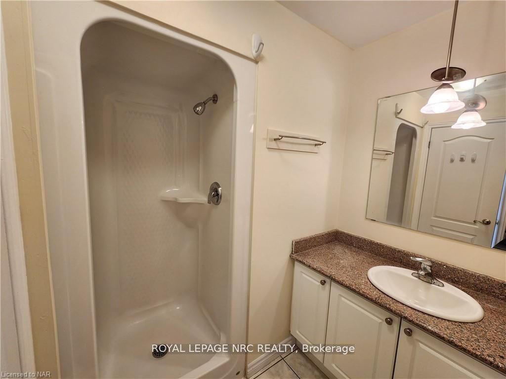 135 James Street S 812 Property Photo 9