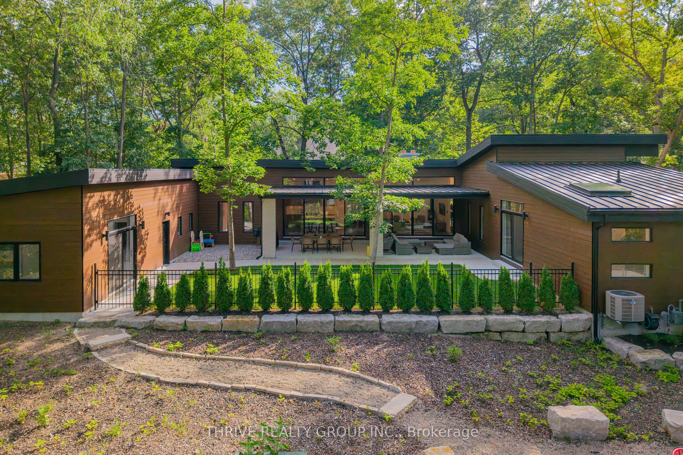 10107 Pinery Bluffs Road Property Photo 5