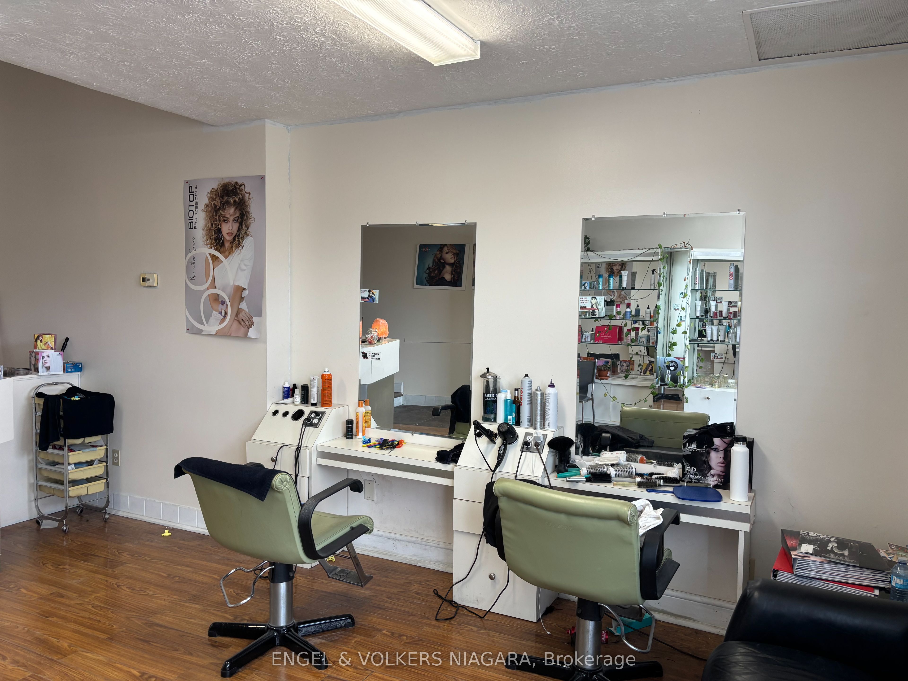 6120 Dunn St Property Photo 1