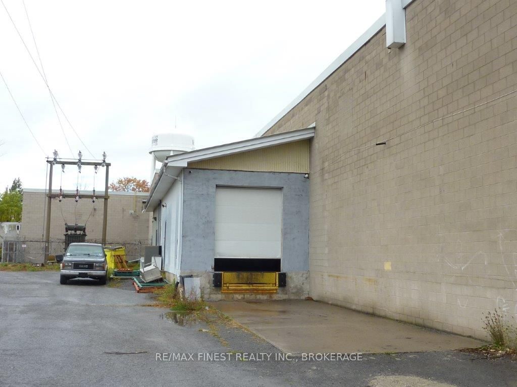 #9 - 108 Dairy Avenue Property Photo 2