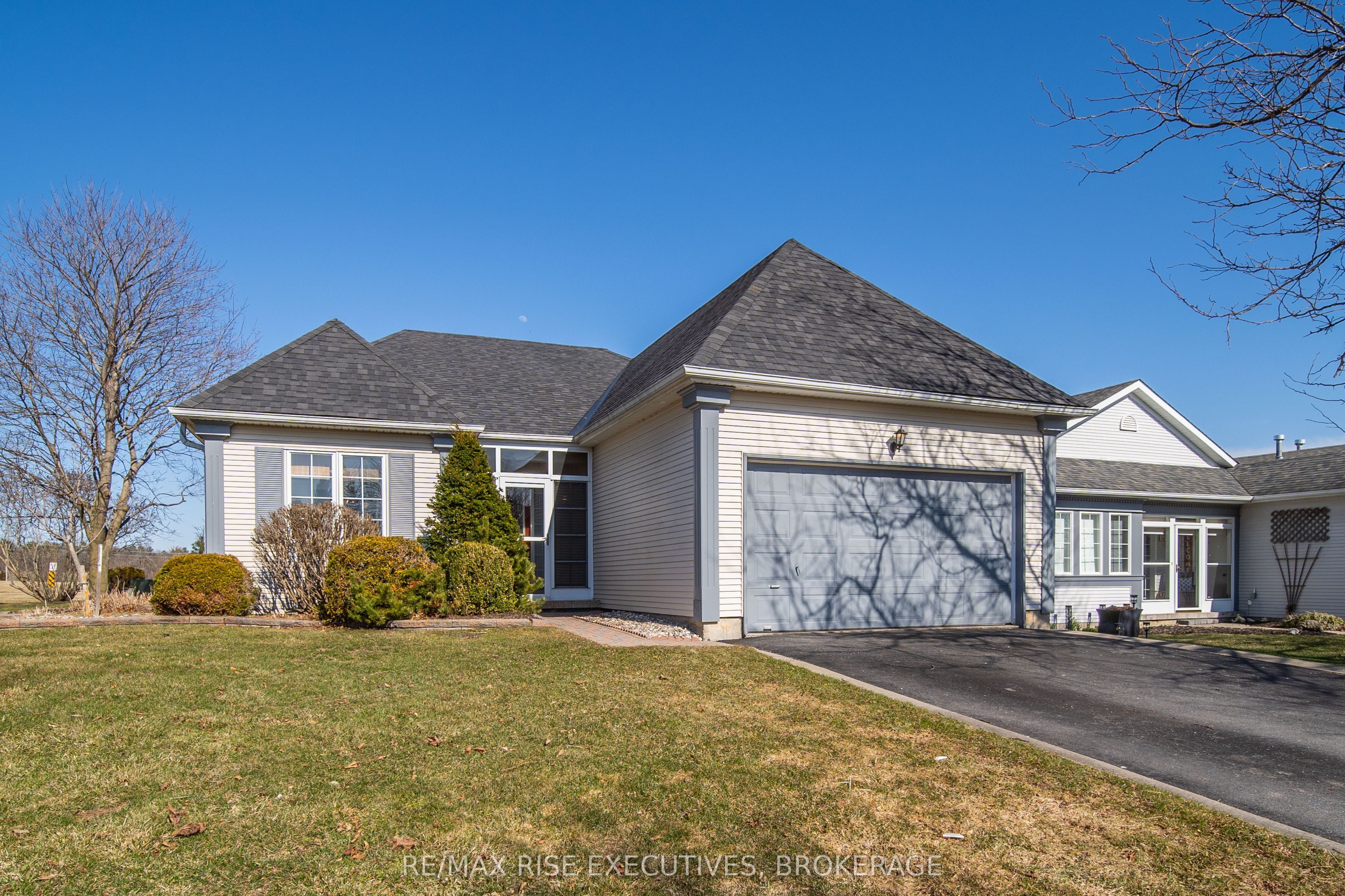32 Abbey Dawn Dr Property Photo
