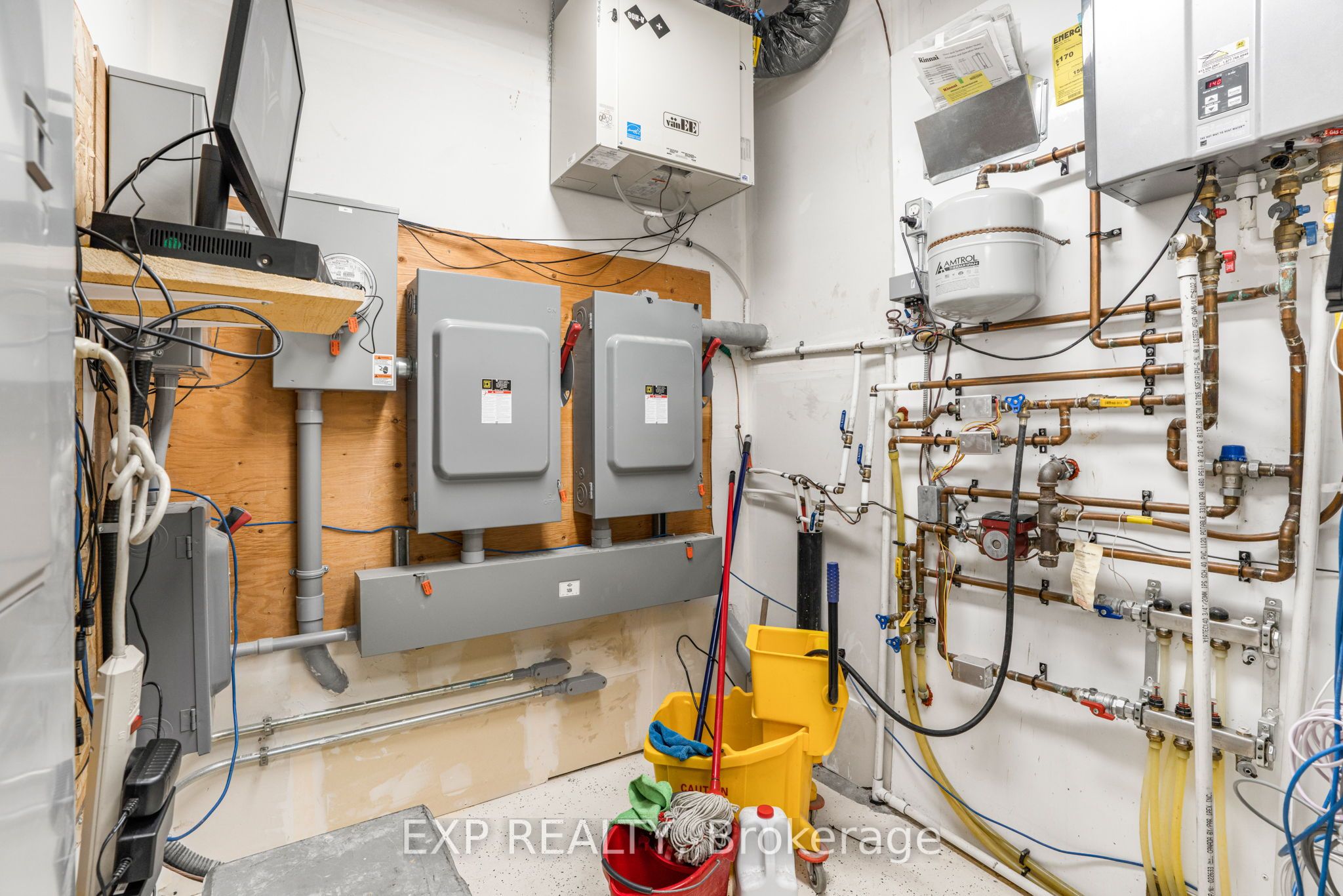 299 Industrial Boulevard Property Photo 29