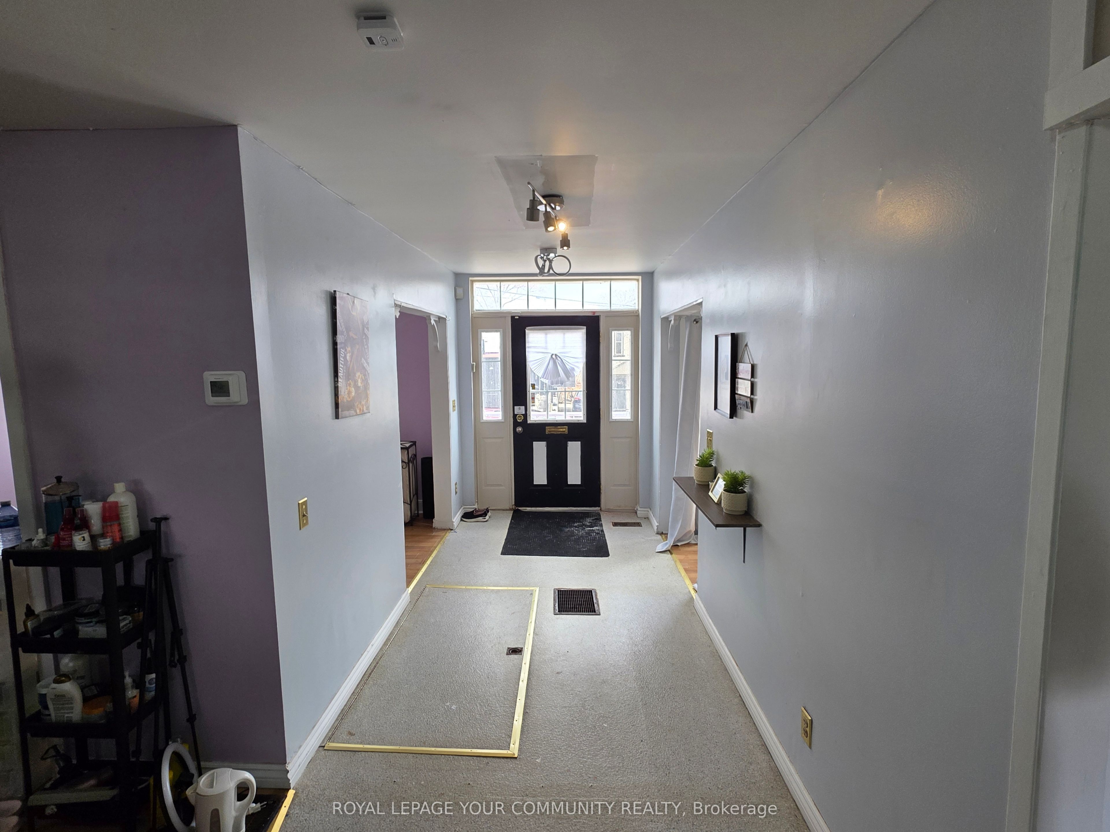 381 Queen Street Property Photo 3