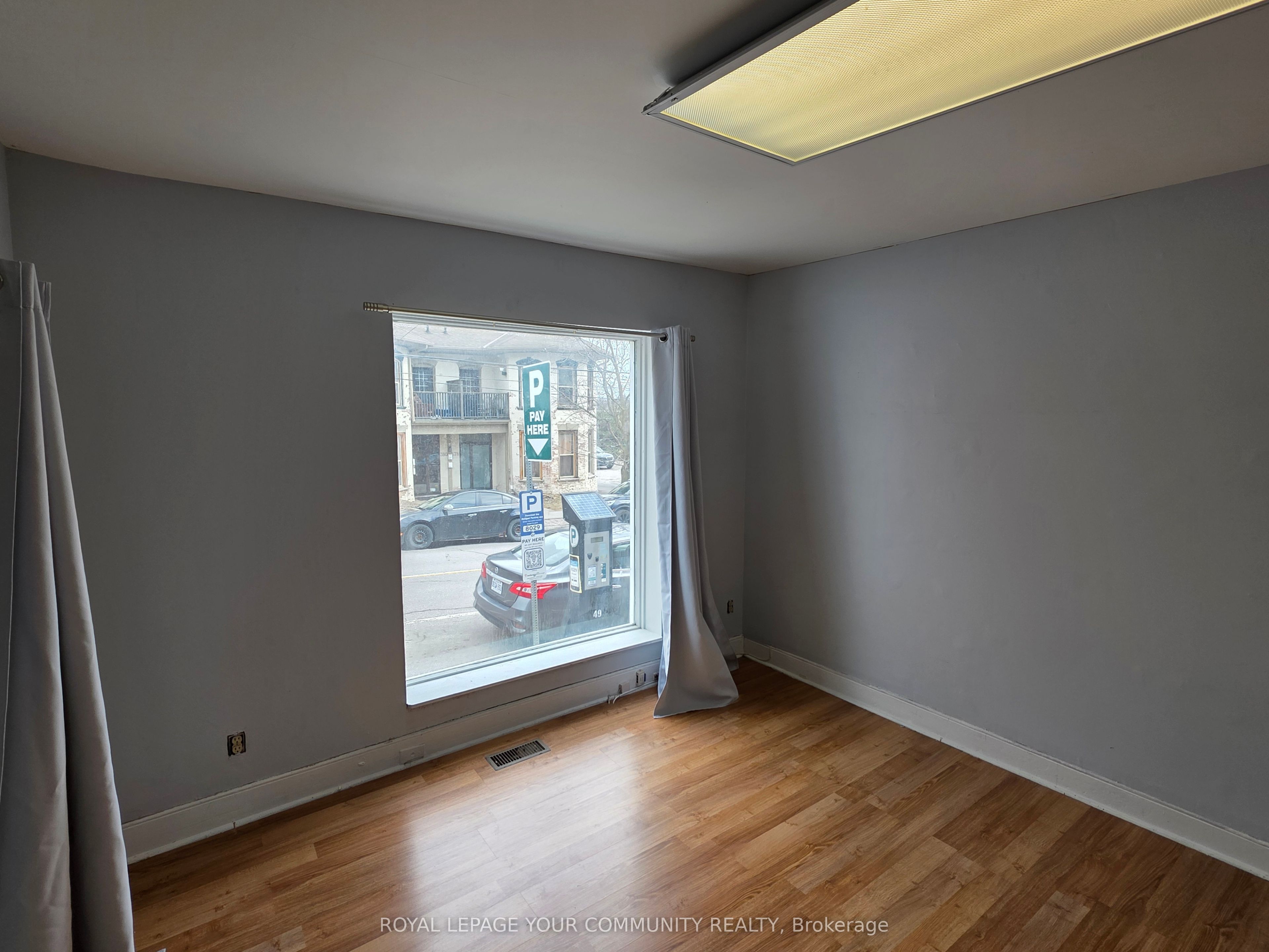 381 Queen Street Property Photo 7