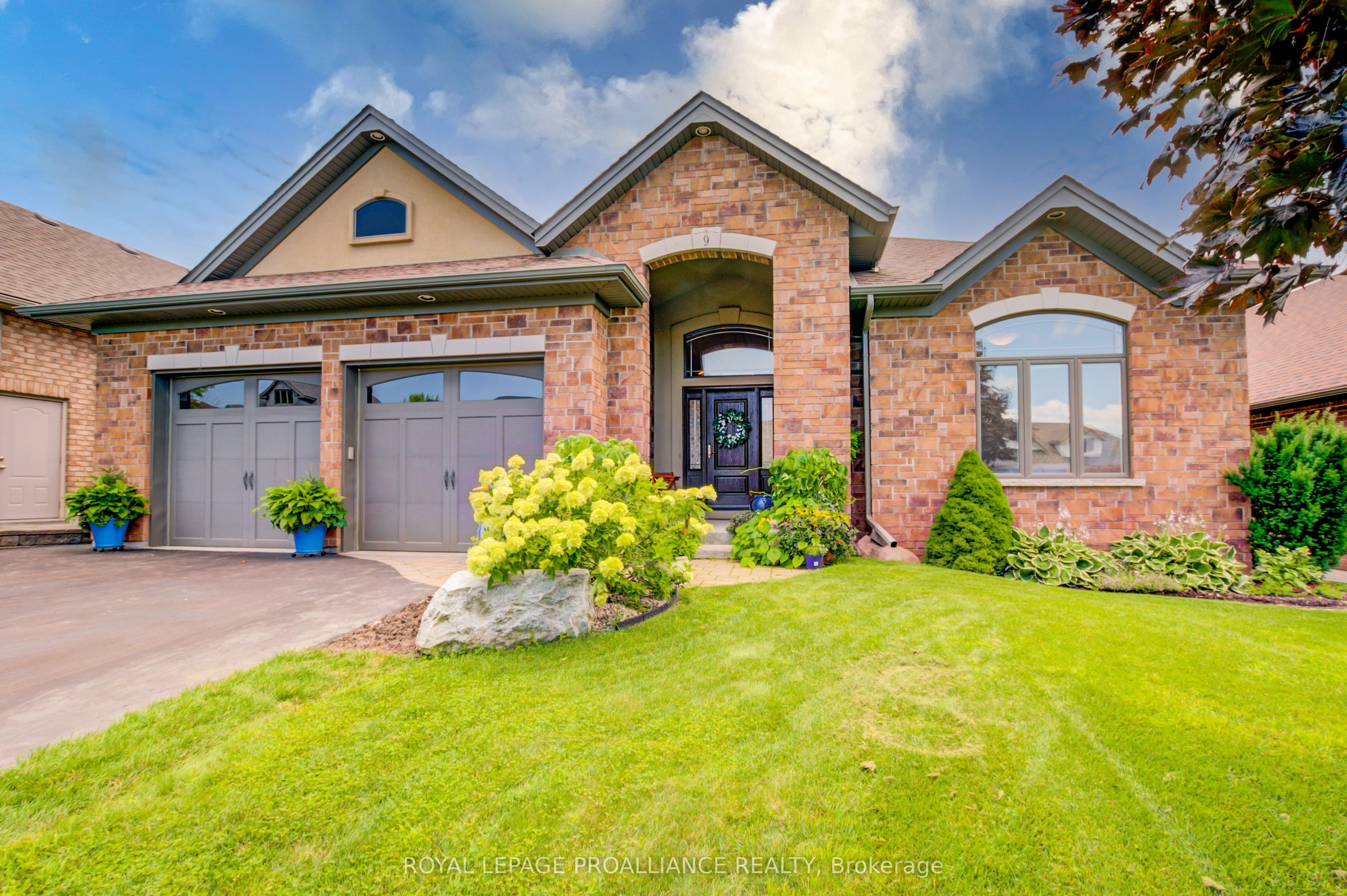 9 Castle Ridge Property Photo
