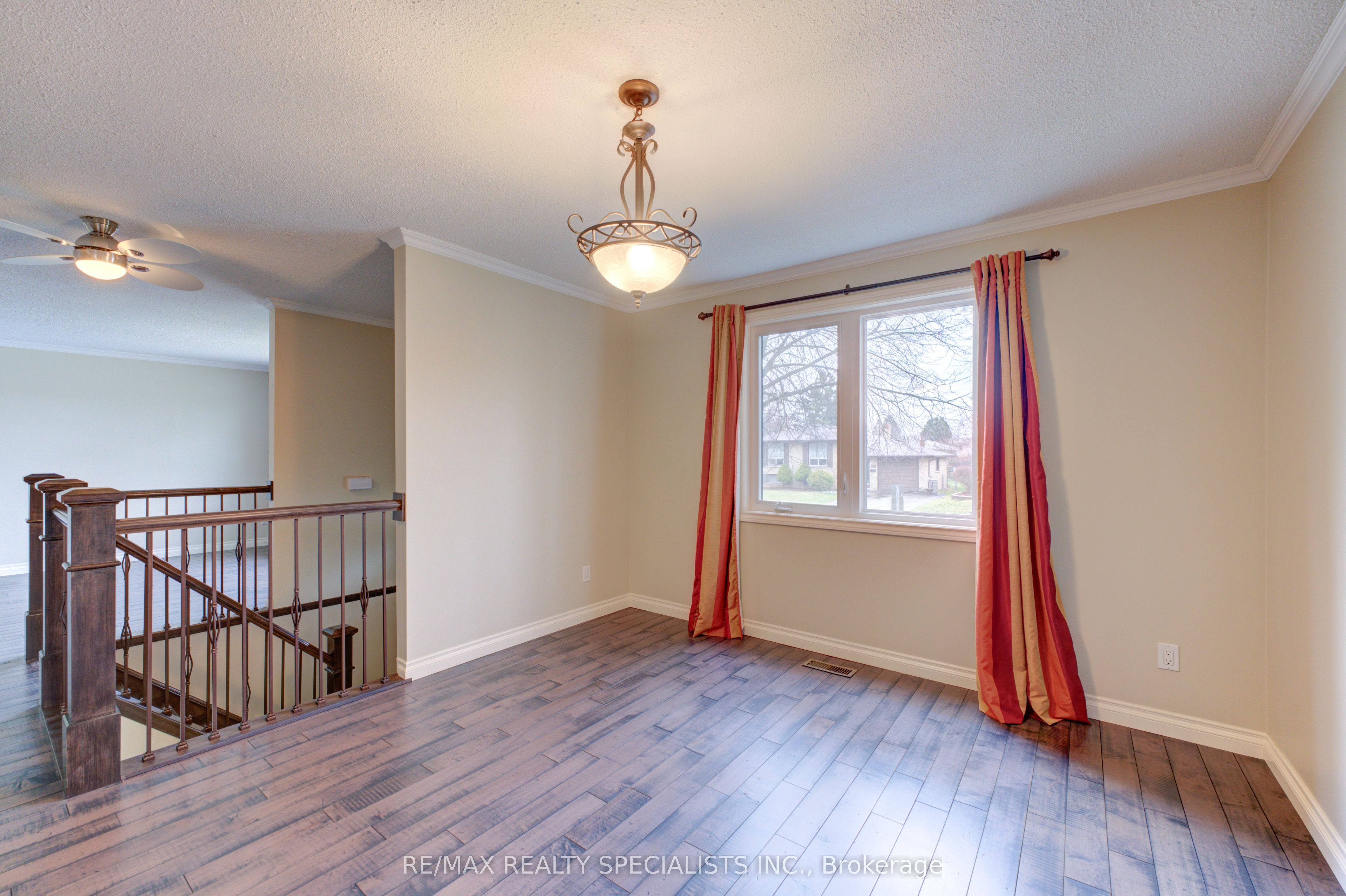 68 Oriole Pkwy Property Photo 6