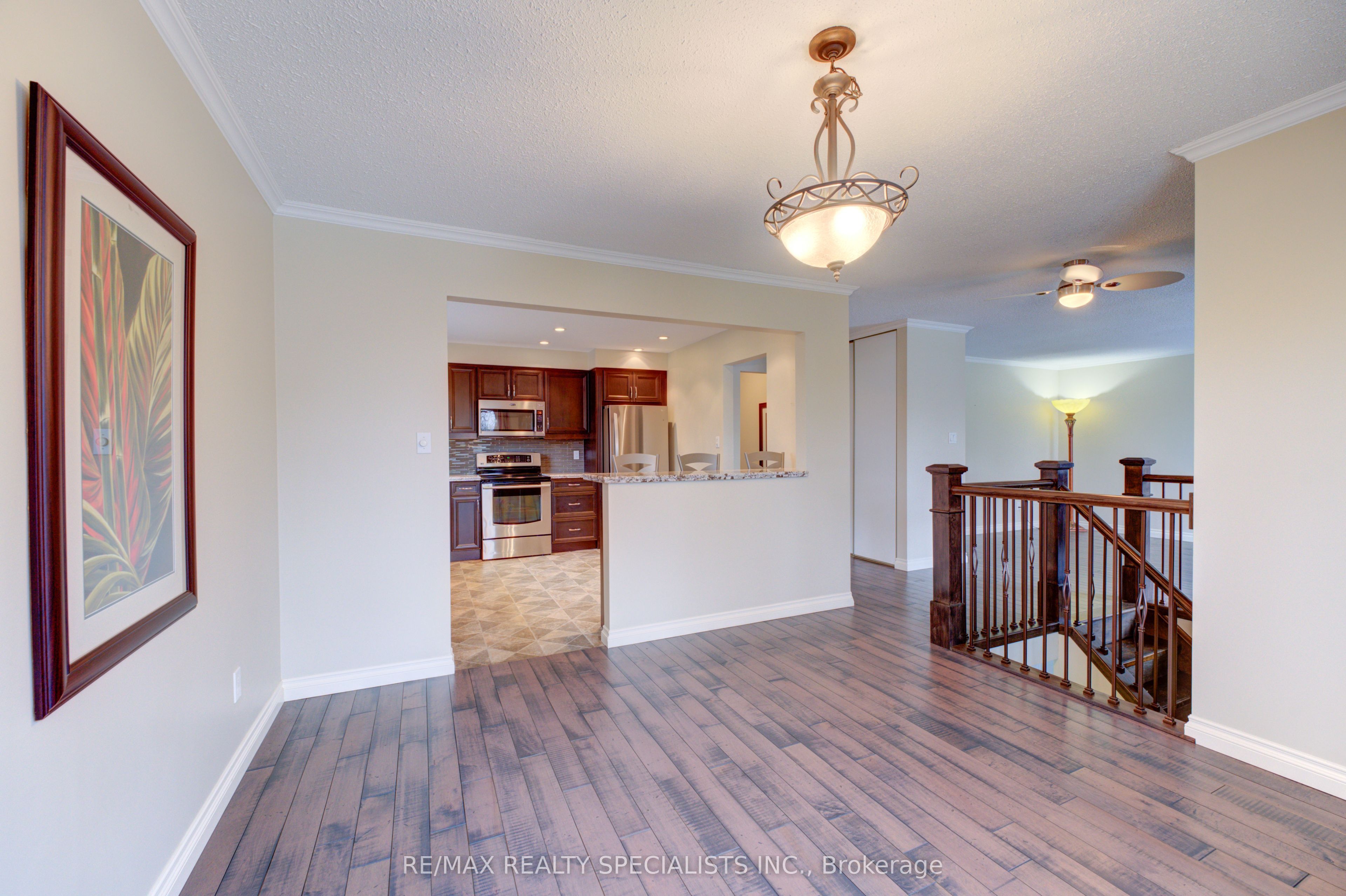 68 Oriole Pkwy Property Photo 7