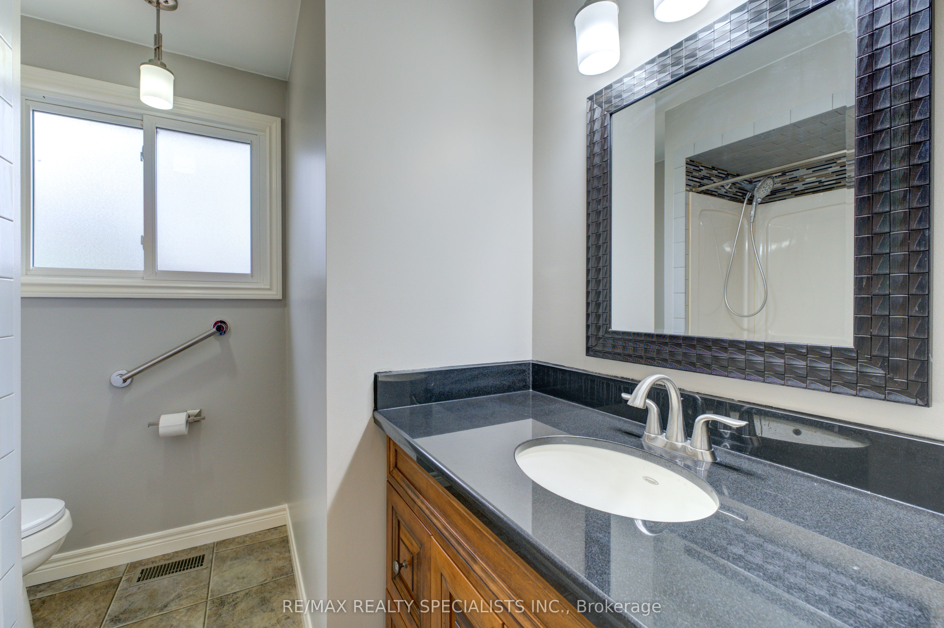 68 Oriole Pkwy Property Photo 13
