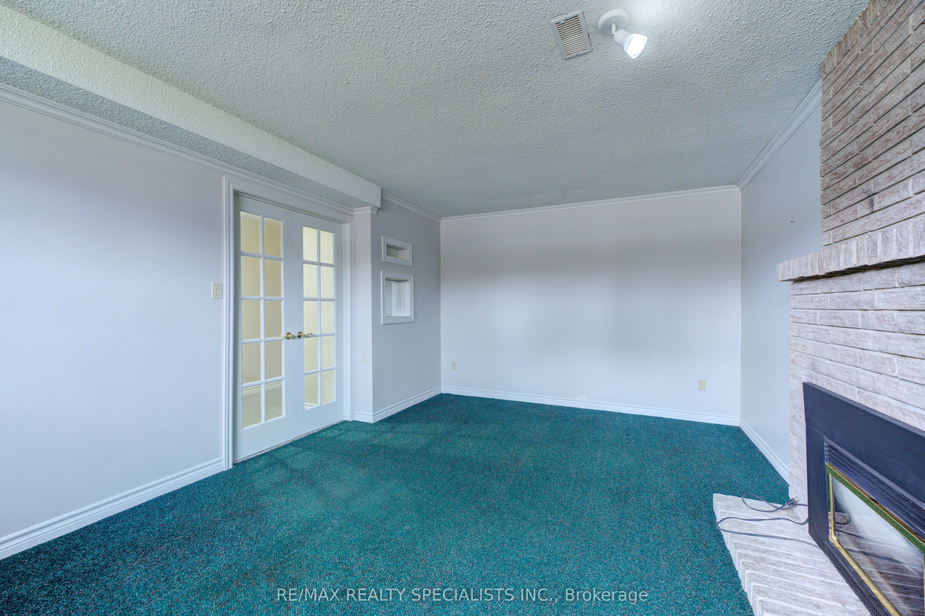 68 Oriole Pkwy Property Photo 14