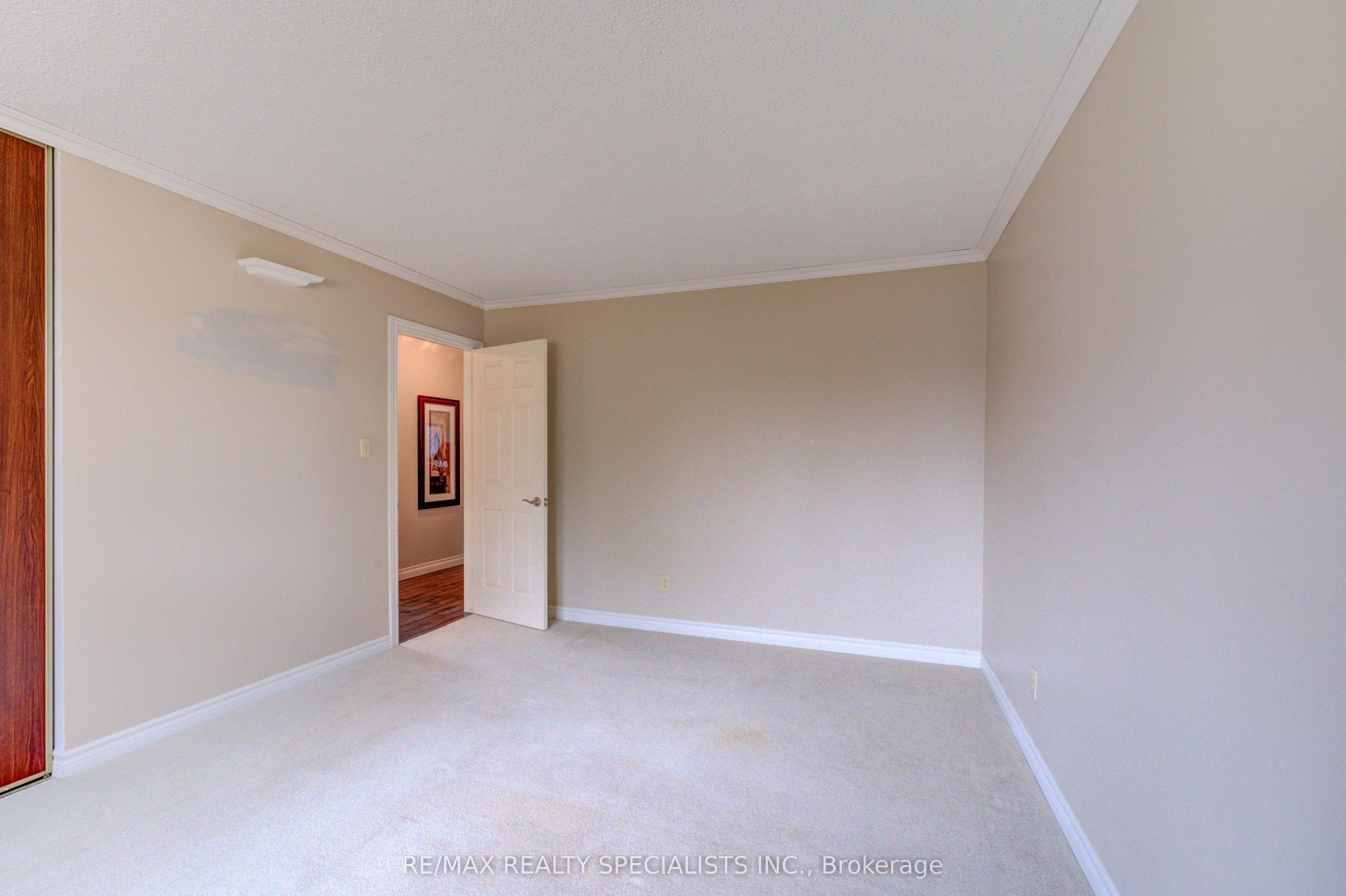 68 Oriole Pkwy Property Photo 30