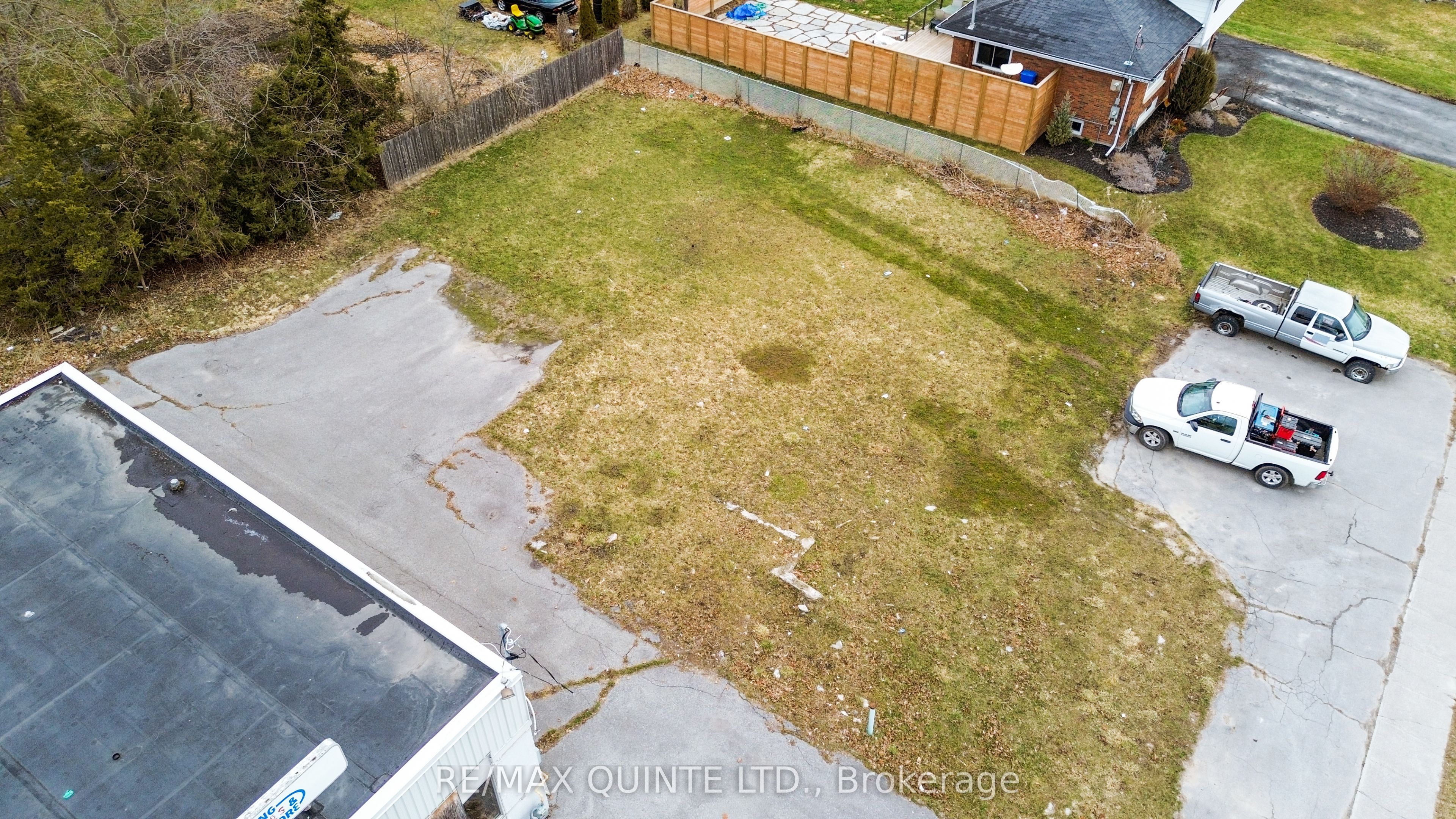254 Front Street Property Photo 2