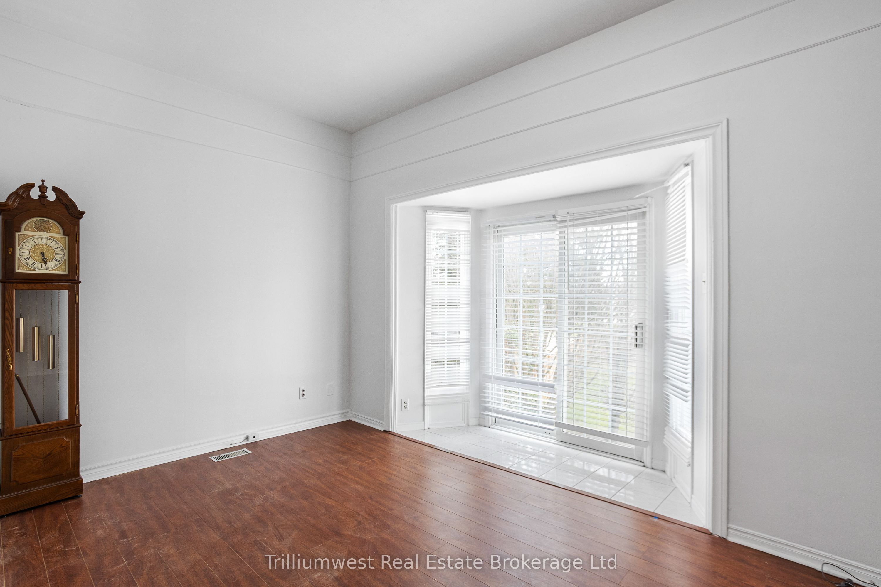210-216 Homestead Crescent Property Photo 9