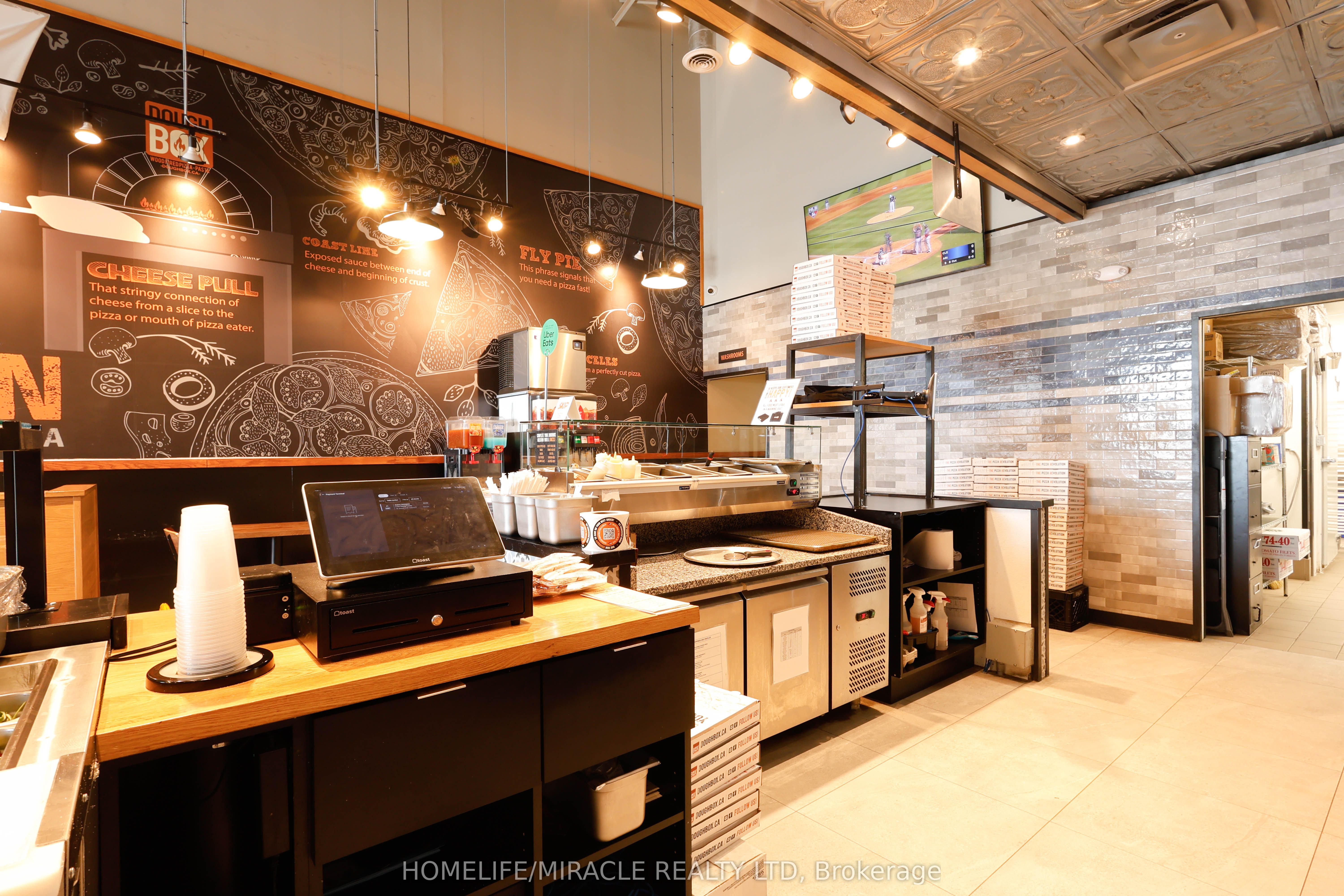 #3d - 1820 Adelaide Street Property Photo 9