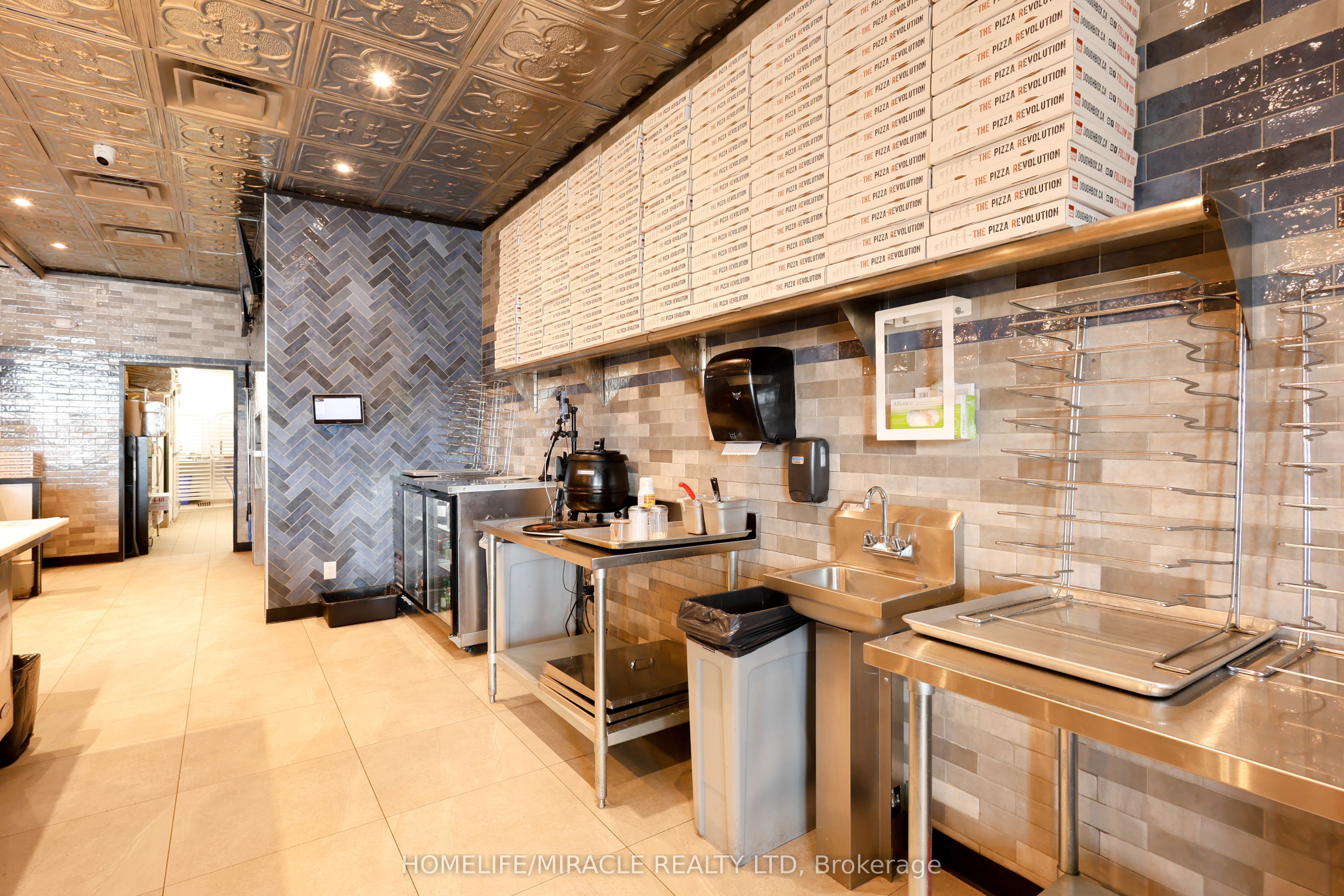 #3d - 1820 Adelaide Street Property Photo 13