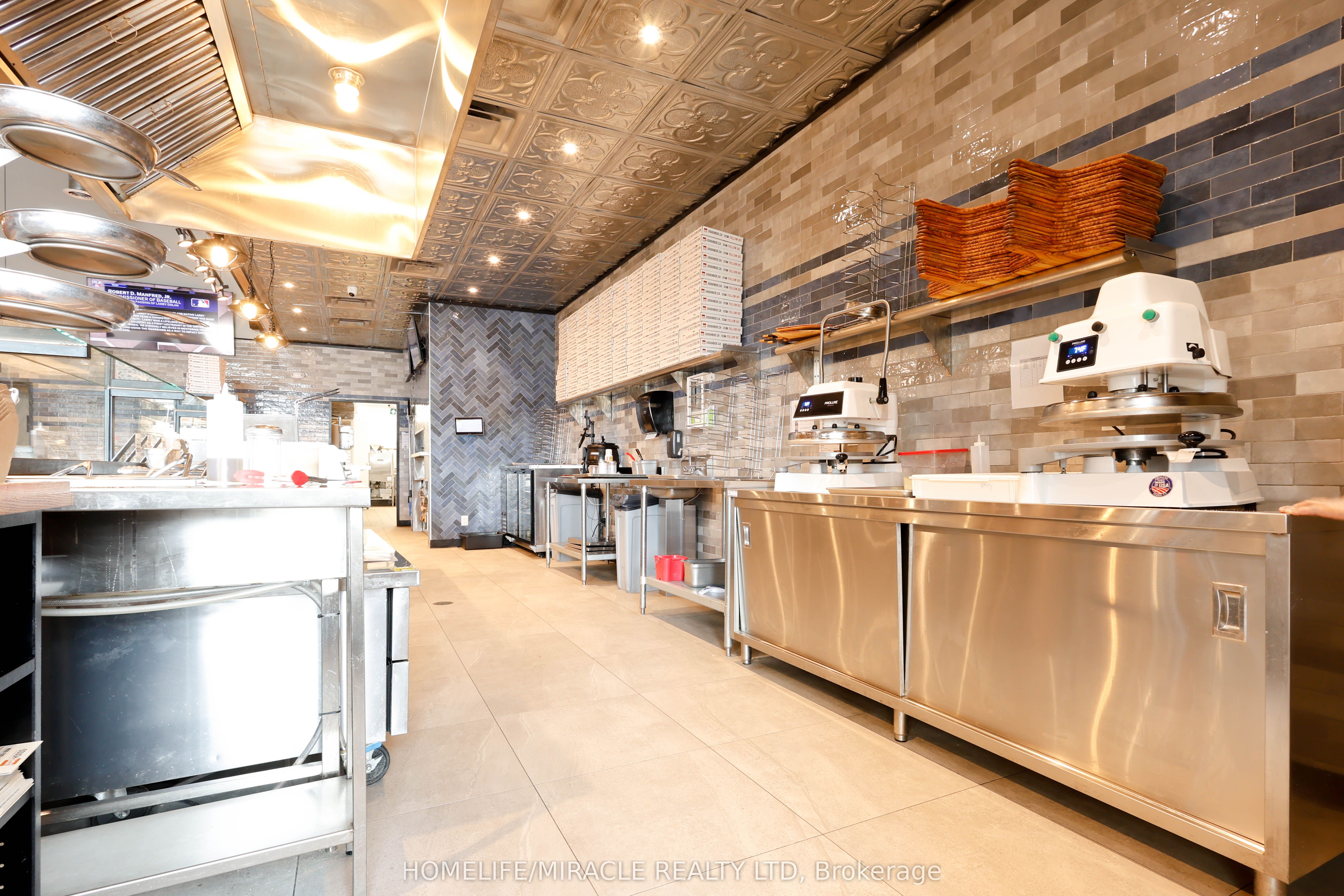 #3d - 1820 Adelaide Street Property Photo 14