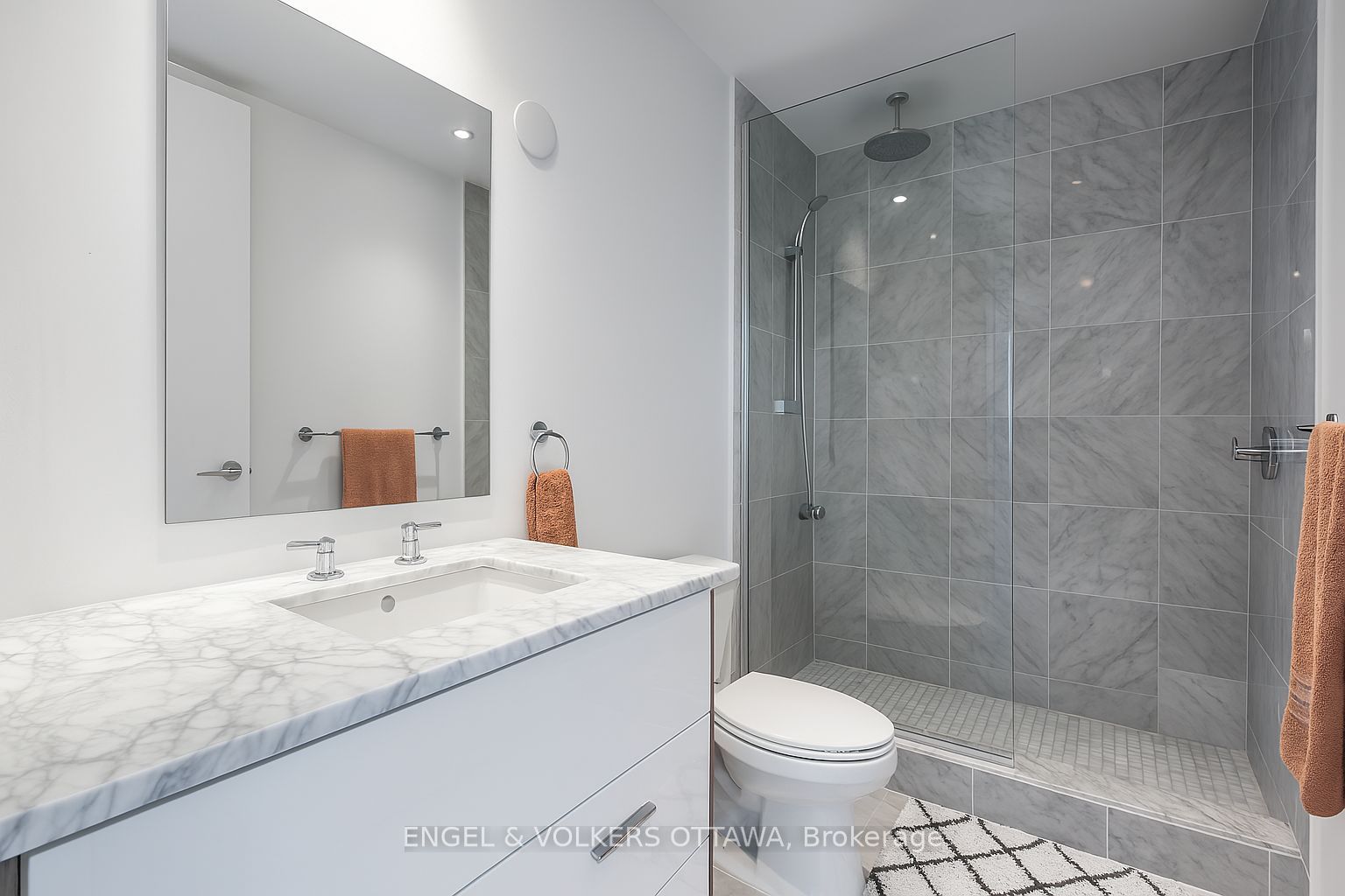 111 Champagne Avenue S 807 Property Photo 15