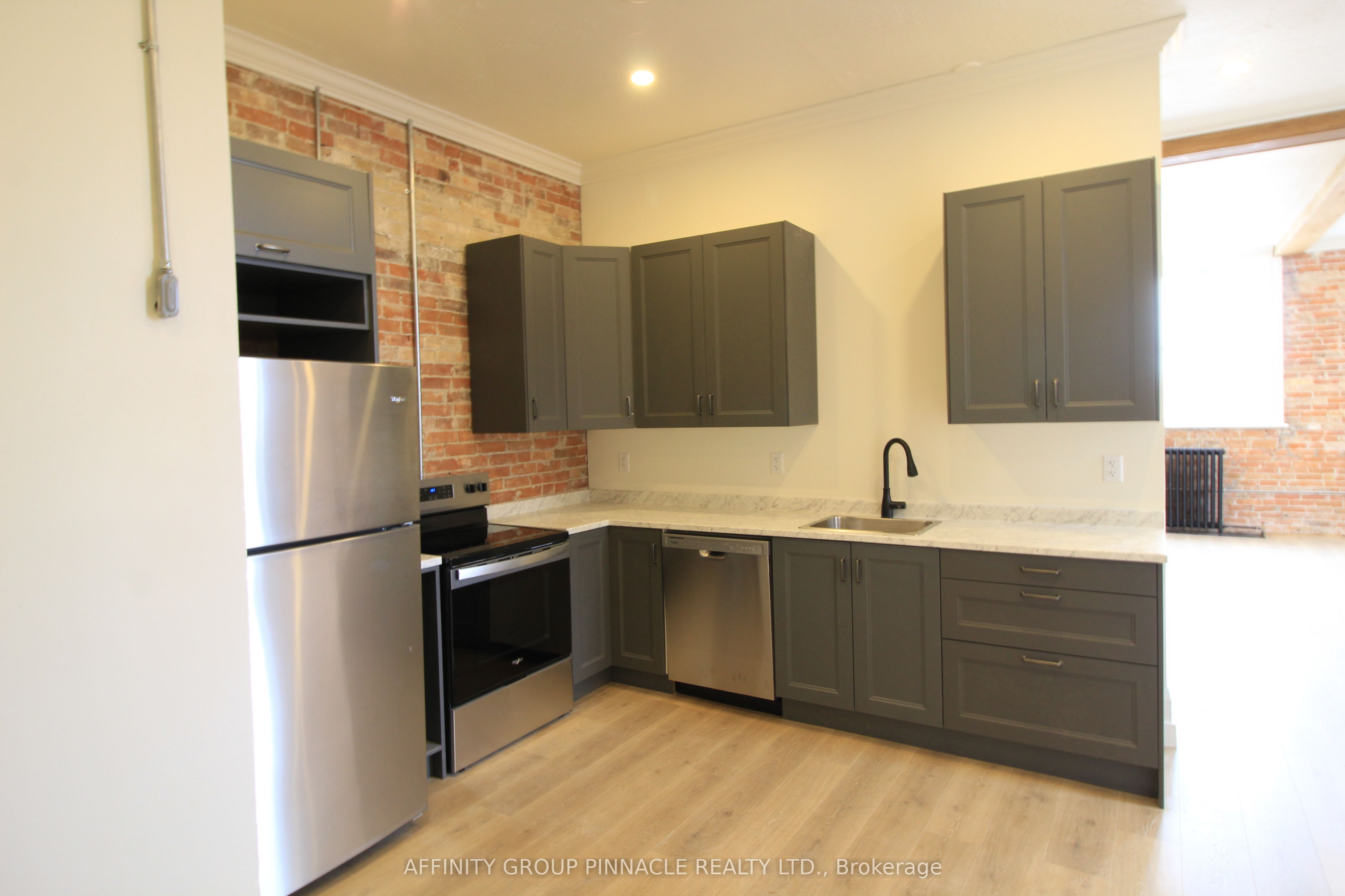 #2 - 3 Cambridge Street Property Photo 2