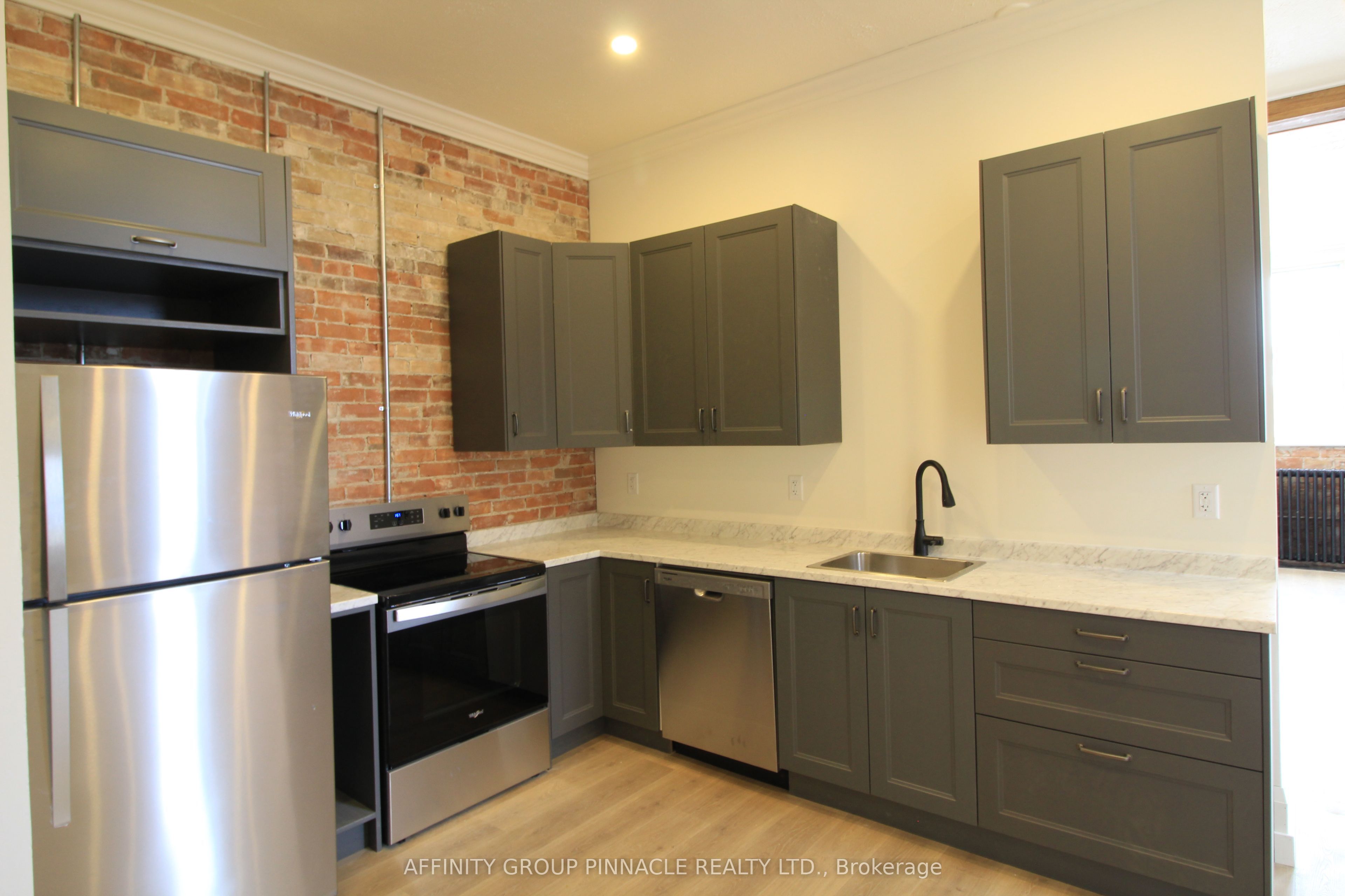 #2 - 3 Cambridge Street Property Photo 4