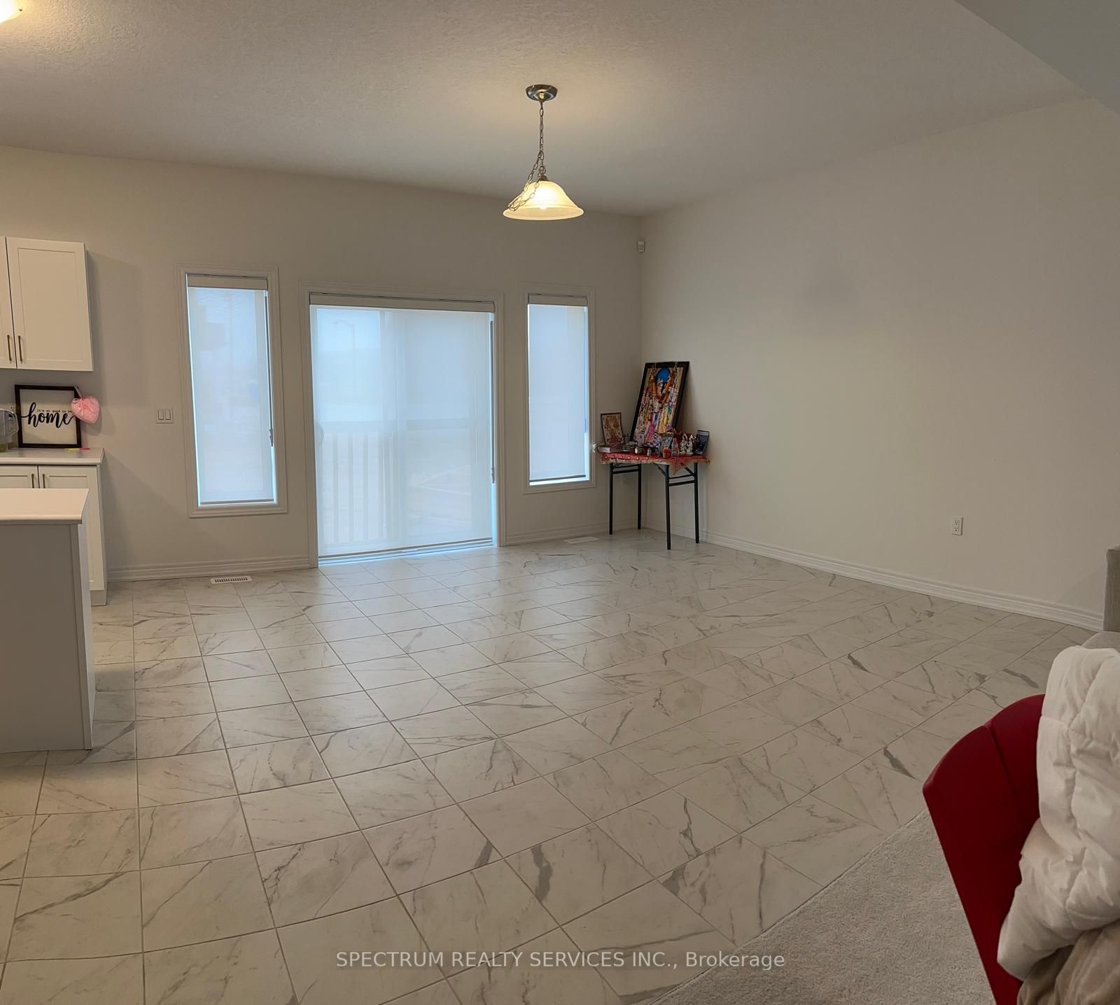 140 Mccausland Drive Property Photo 4