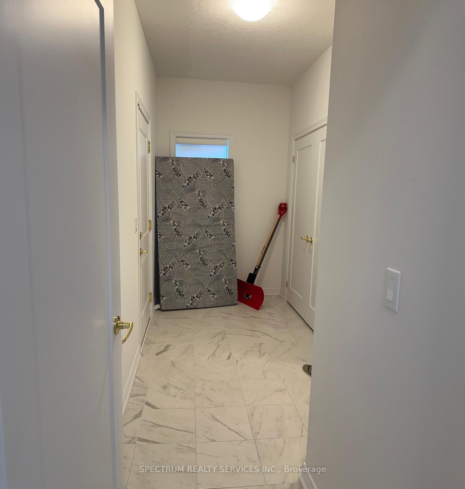 140 Mccausland Drive Property Photo 5