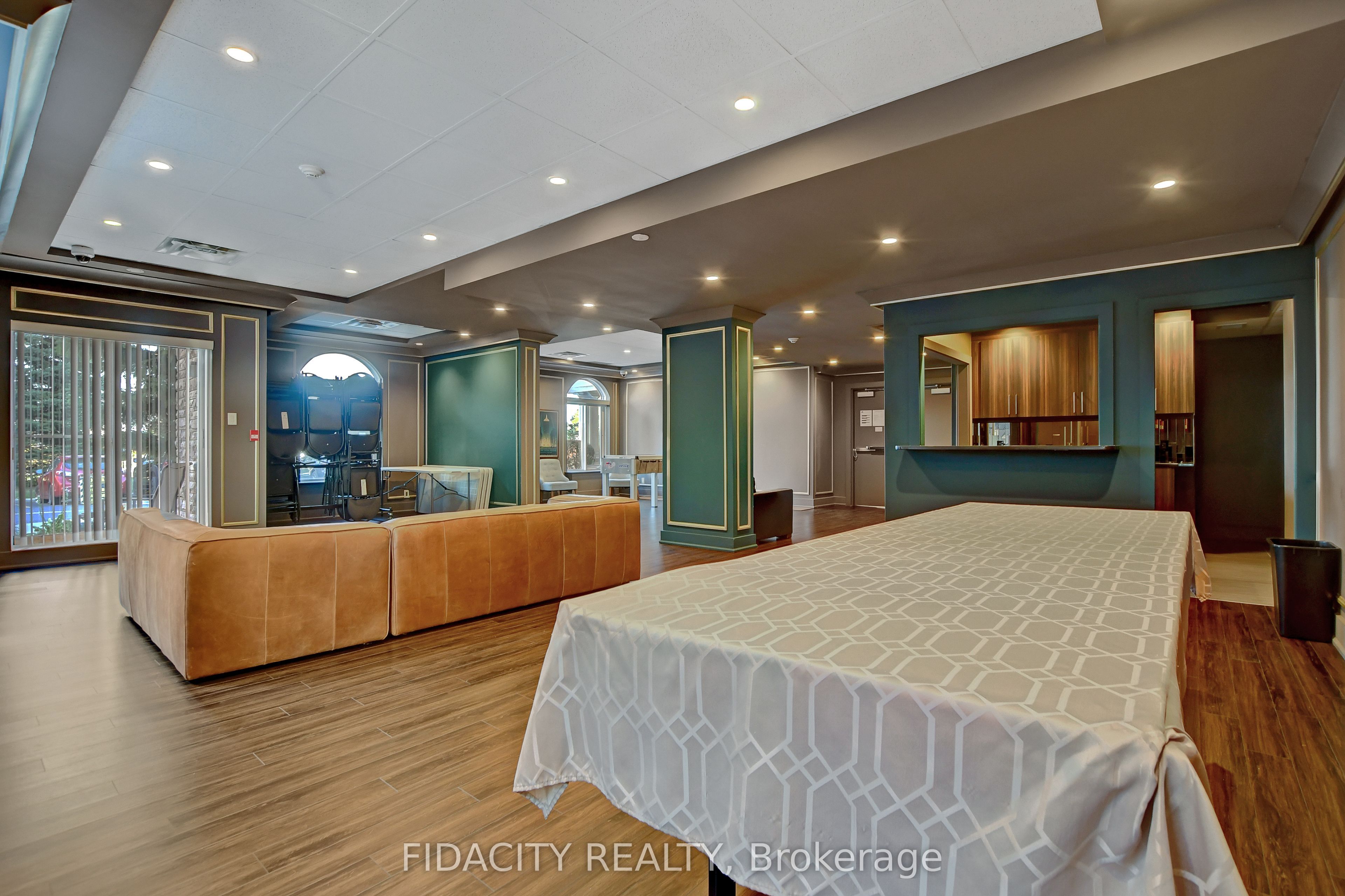 310 Central Park Drive 4b Property Photo 17