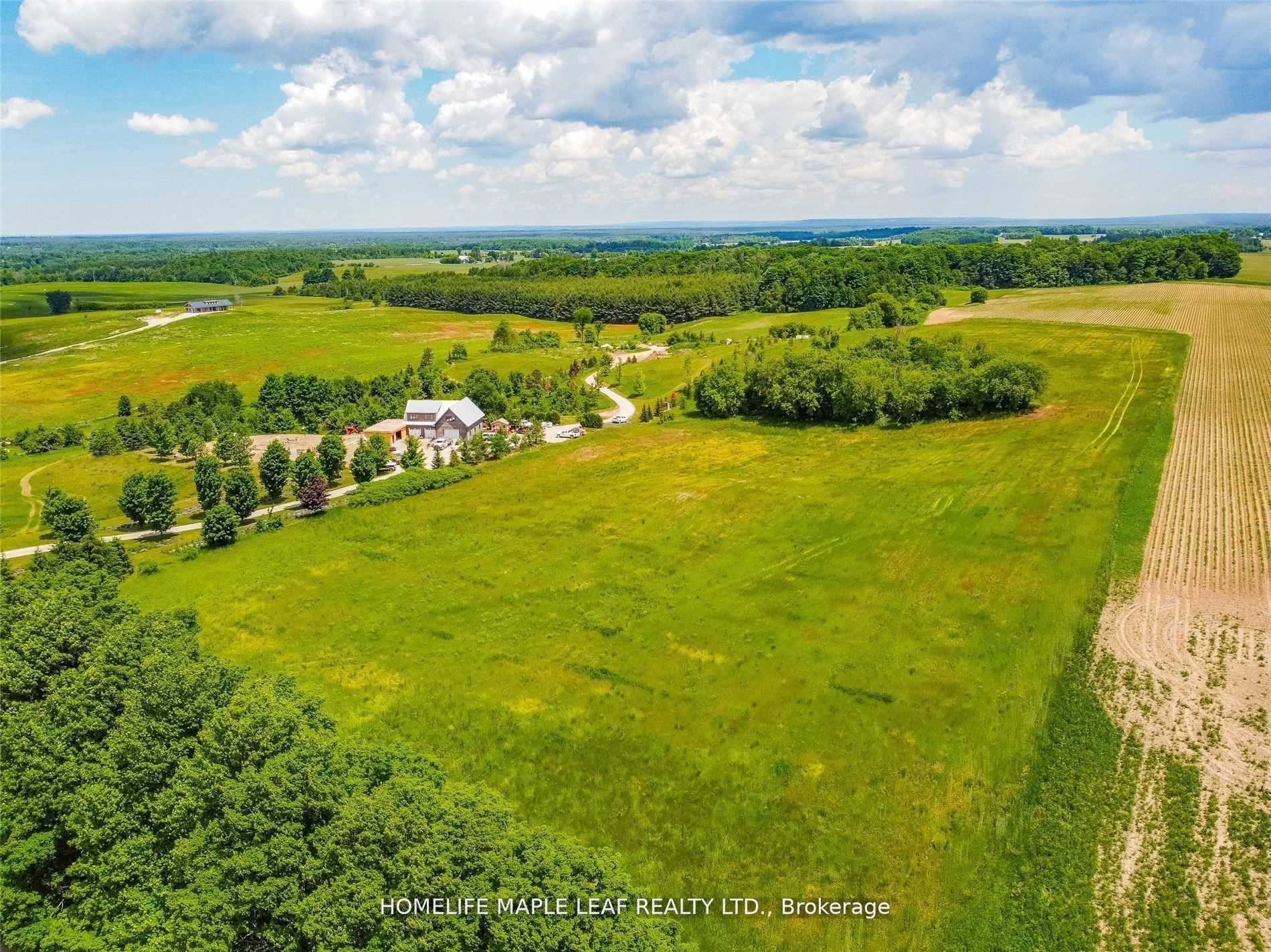 958423 7th Line Property Photo 18