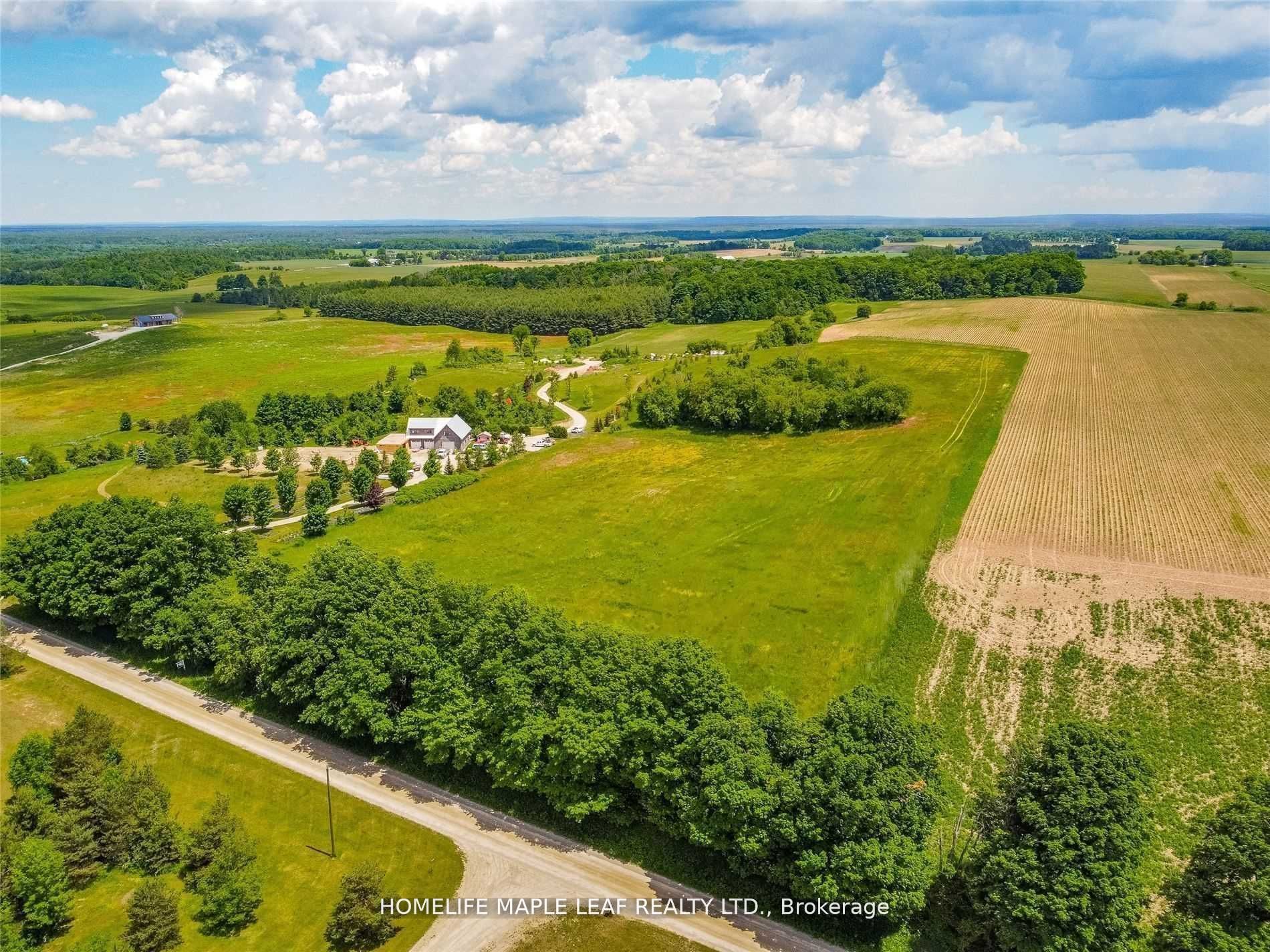 958423 7th Line Property Photo 19