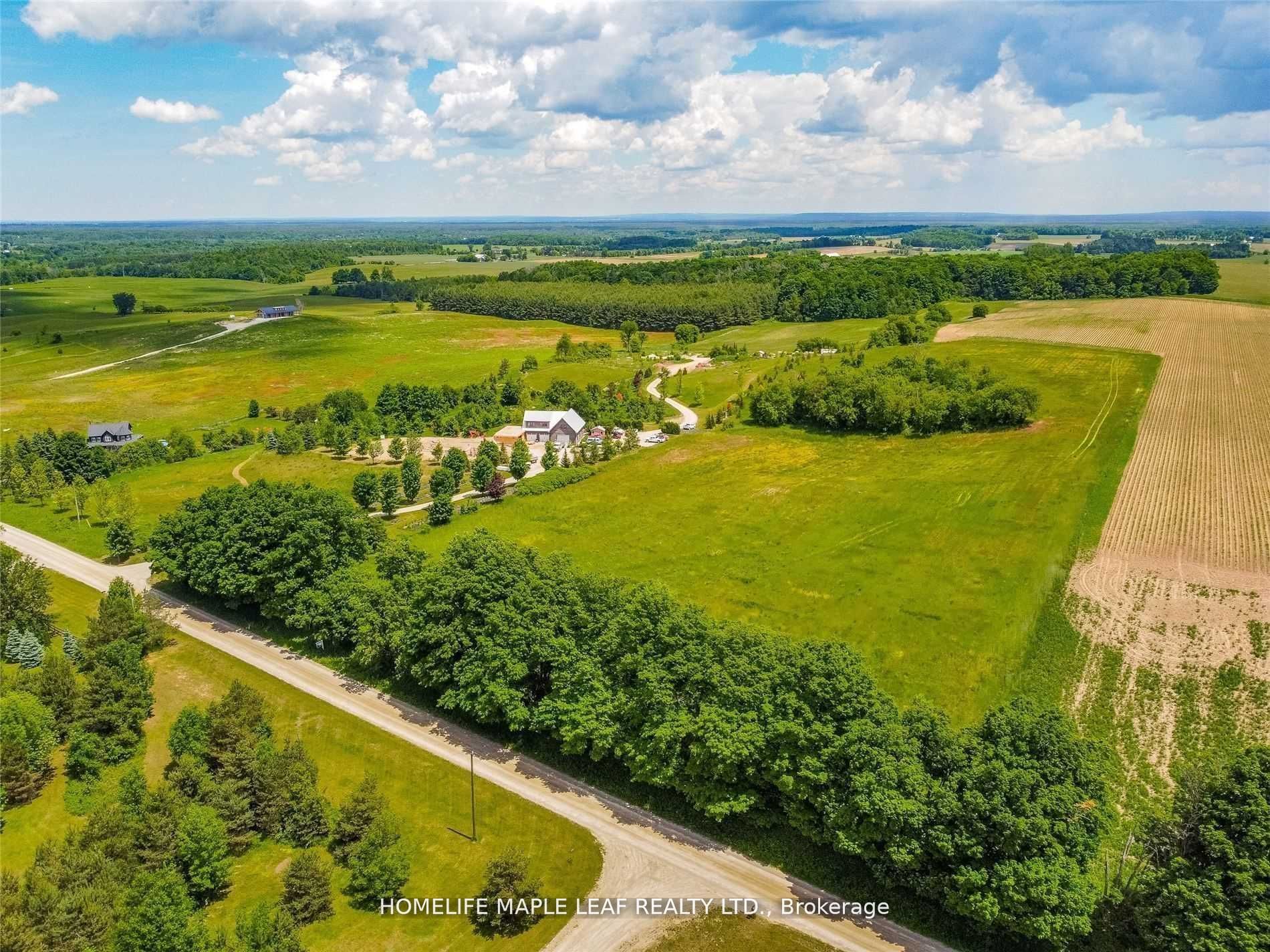 958423 7th Line Property Photo 20