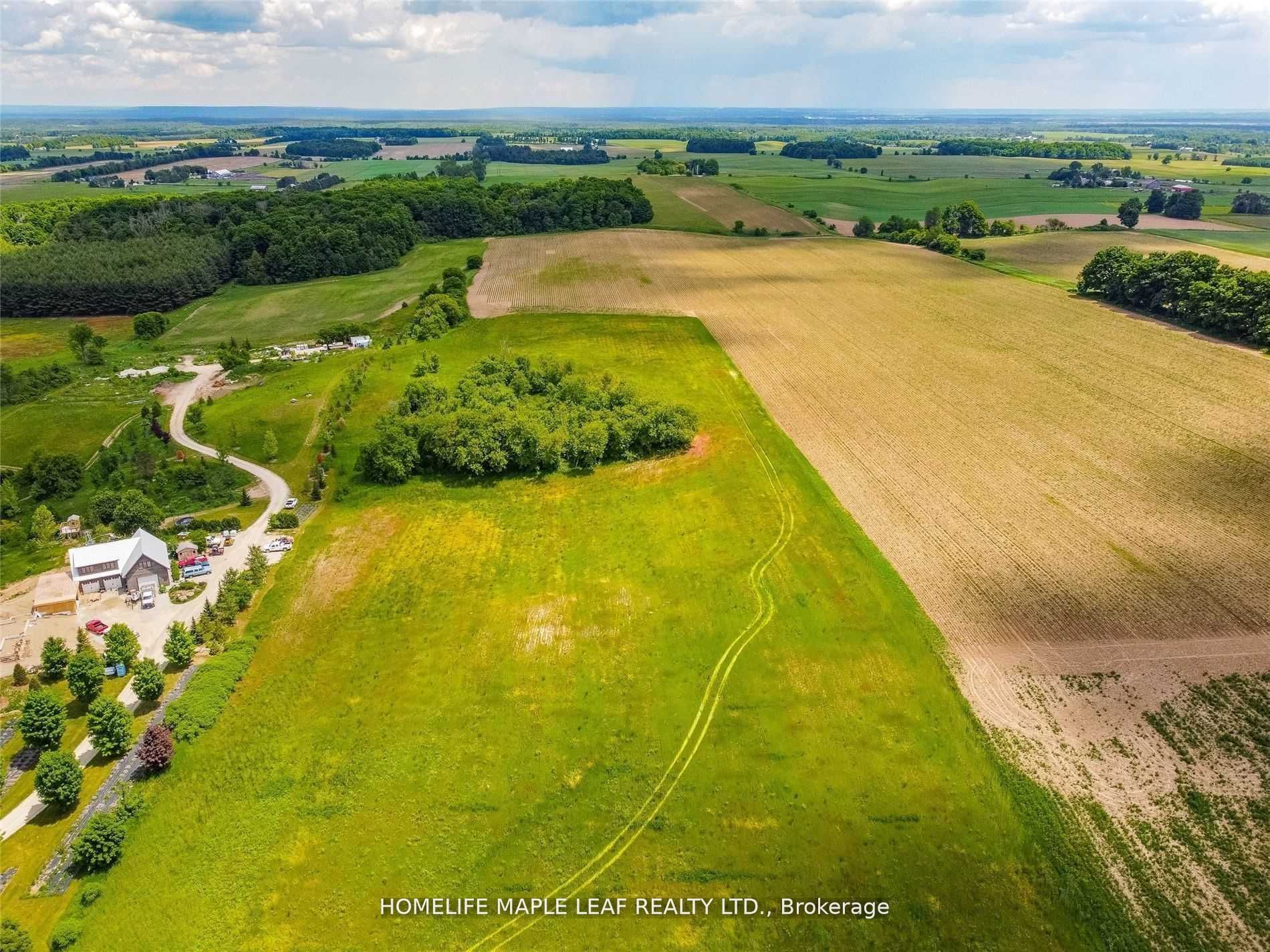 958423 7th Line Property Photo 27