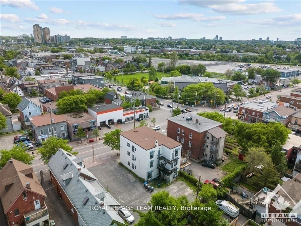 883 Somerset Street Property Photo 4