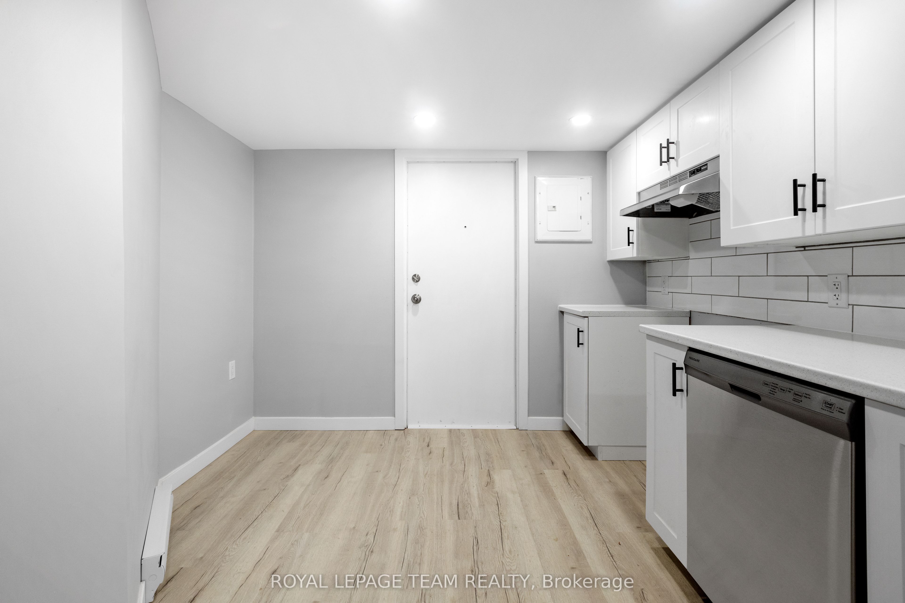 883 Somerset Street Property Photo 6