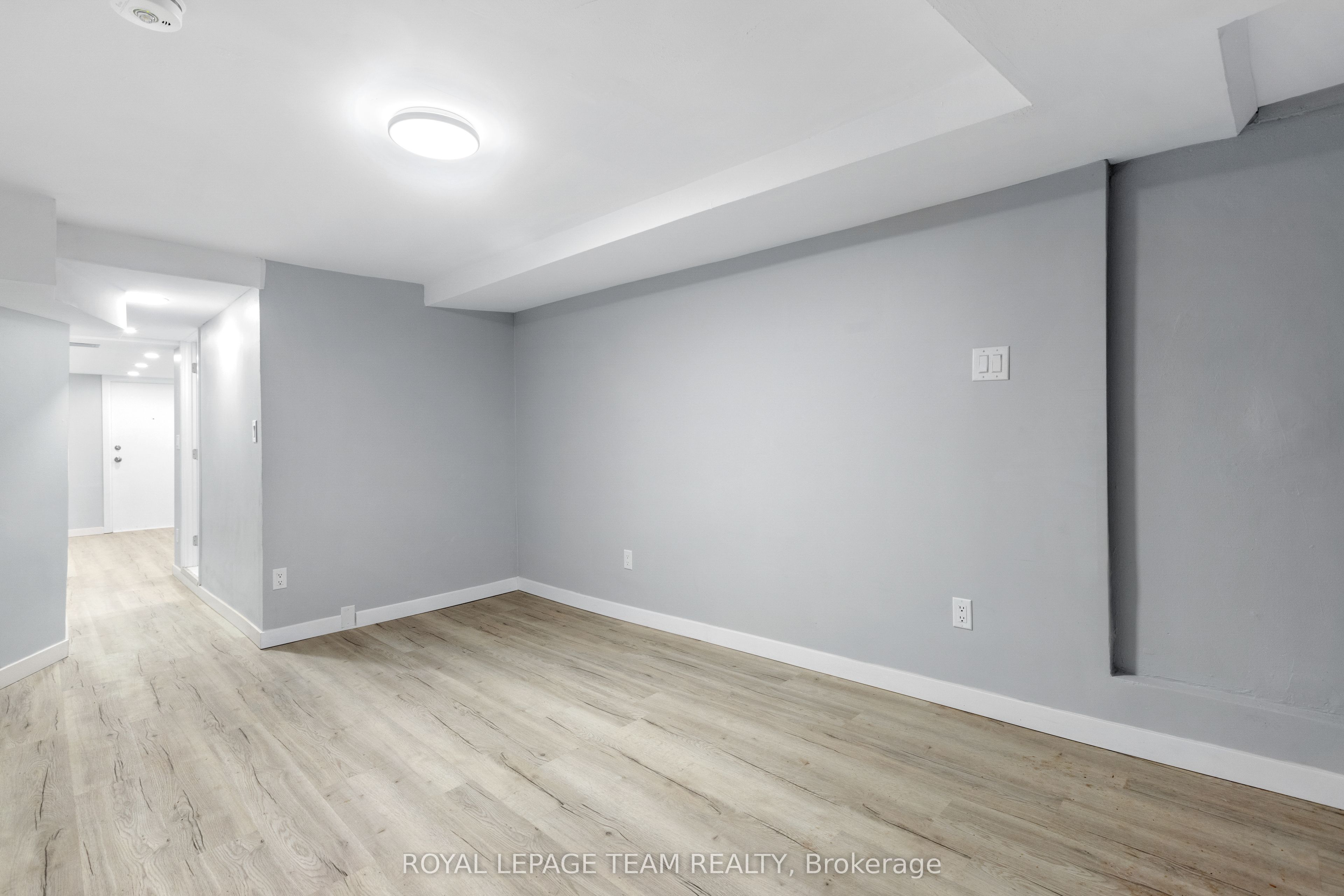 883 Somerset Street Property Photo 8