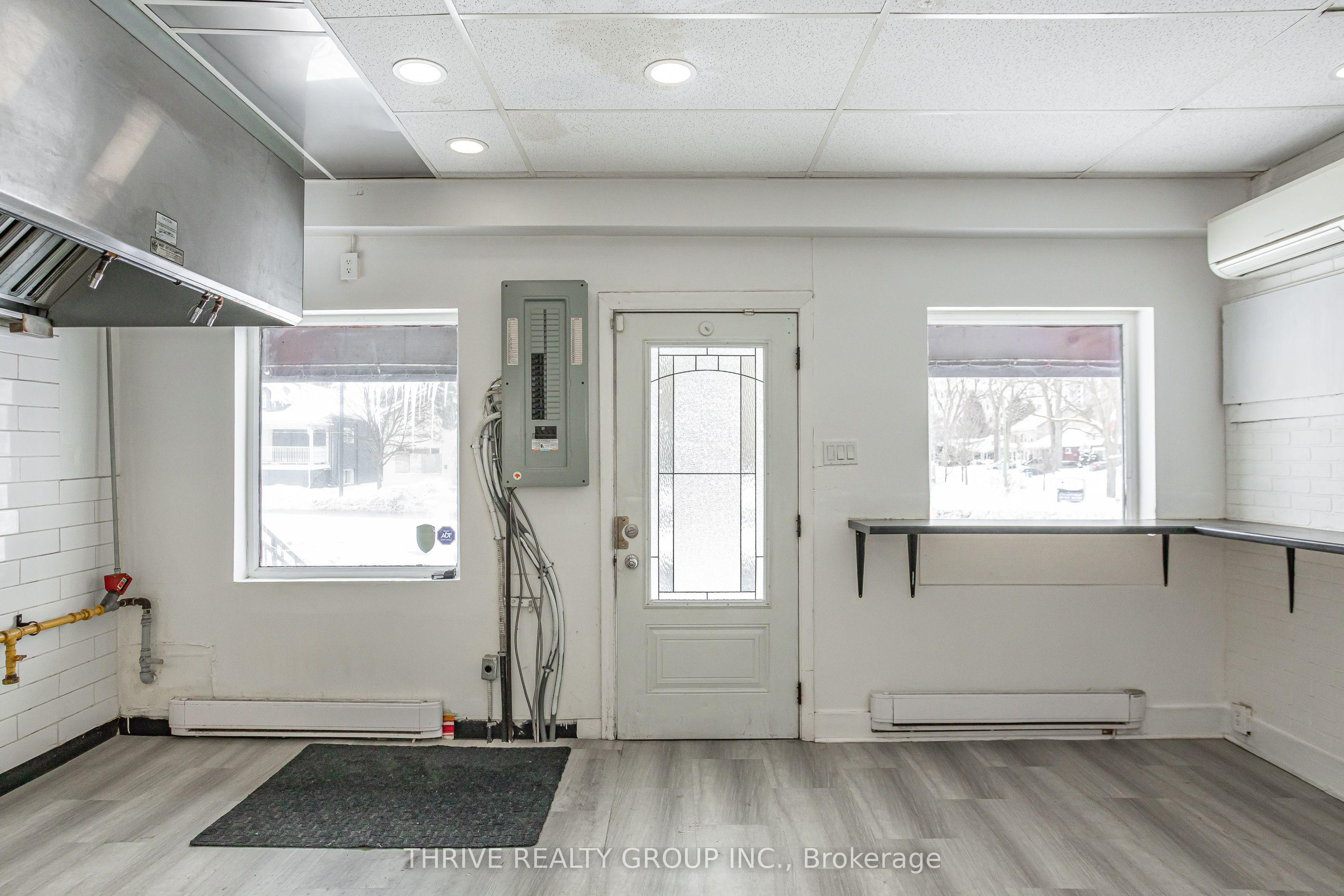 137 Wellington Street Property Photo 4