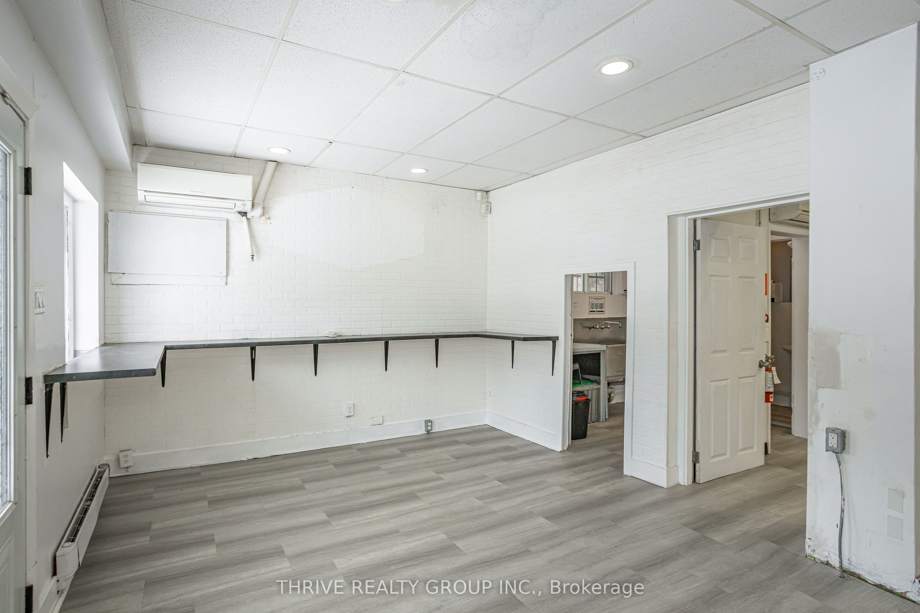137 Wellington Street Property Photo 9