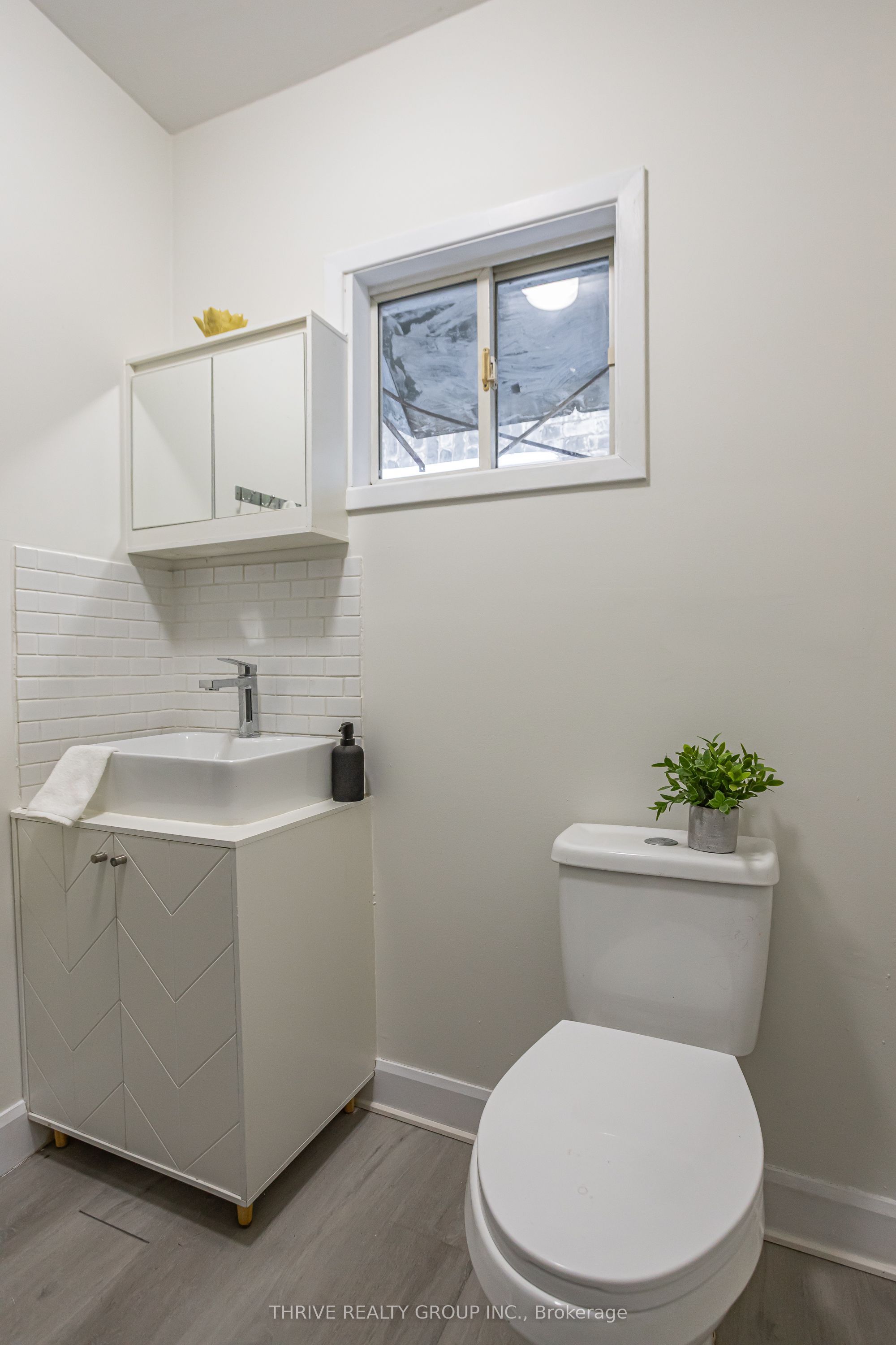 137 Wellington Street Property Photo 30