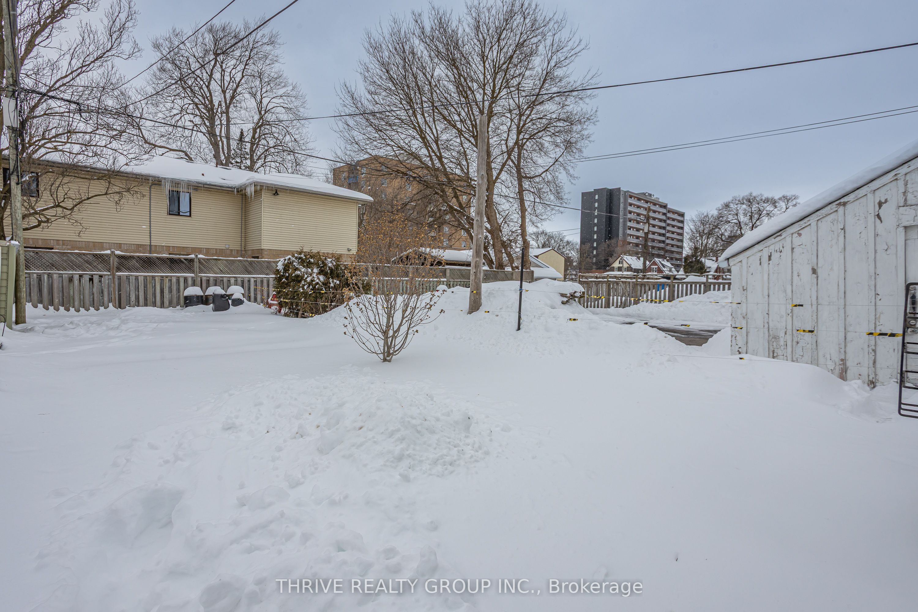 137 Wellington Street Property Photo 38