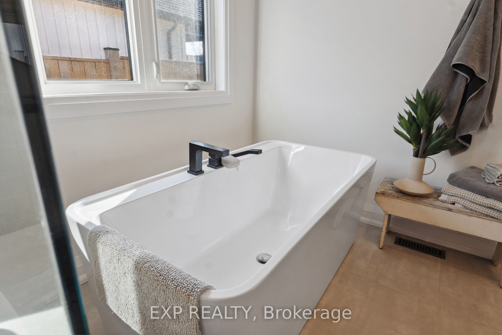 3598 Canfield Crescent Property Photo 24