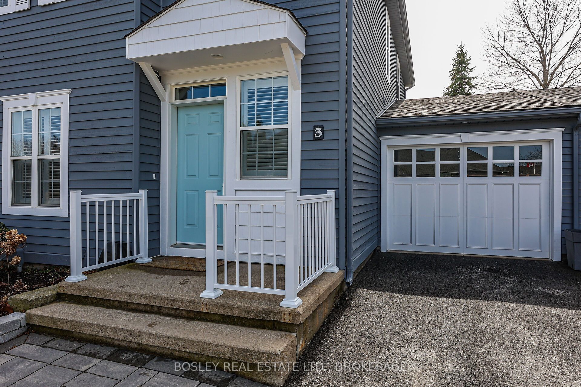 608 Simcoe St Property Photo 2