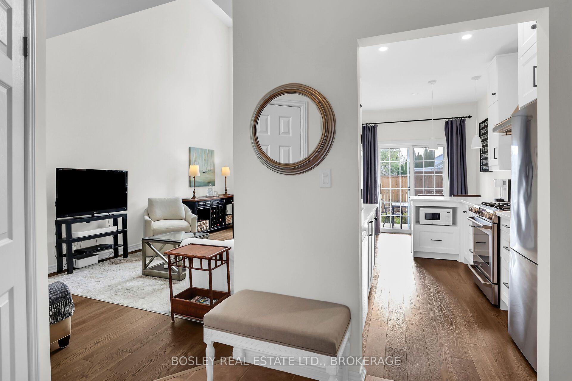 608 Simcoe St Property Photo 8