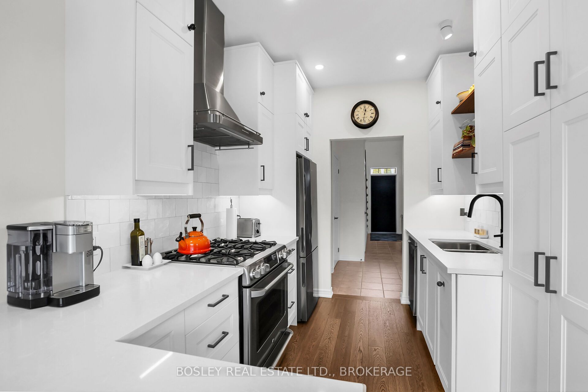 608 Simcoe St Property Photo 11