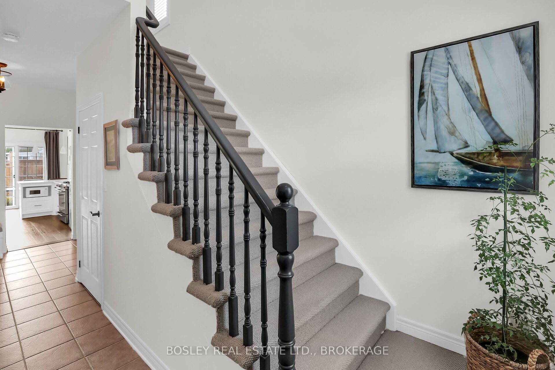 608 Simcoe St Property Photo 16