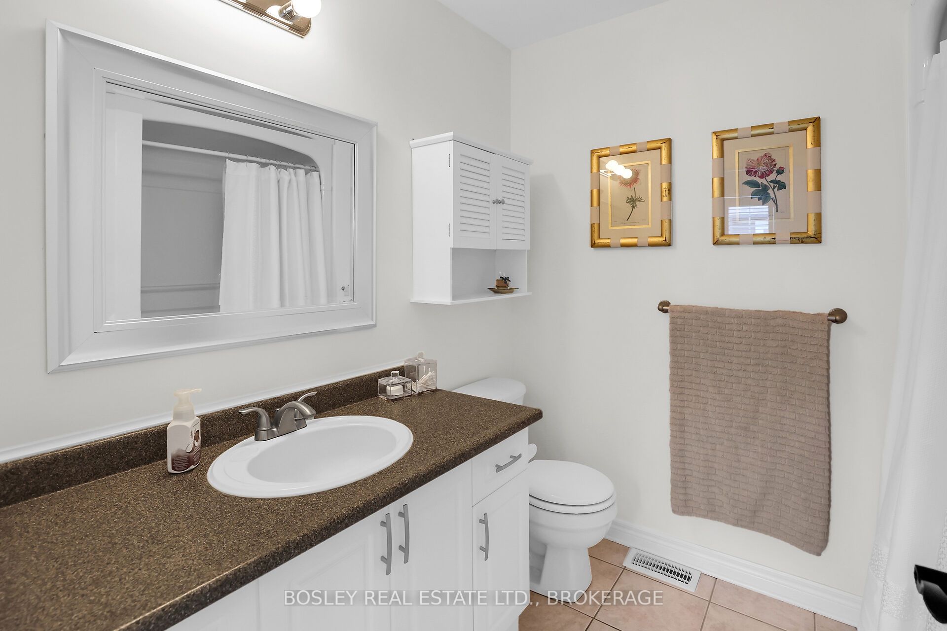 608 Simcoe St Property Photo 20