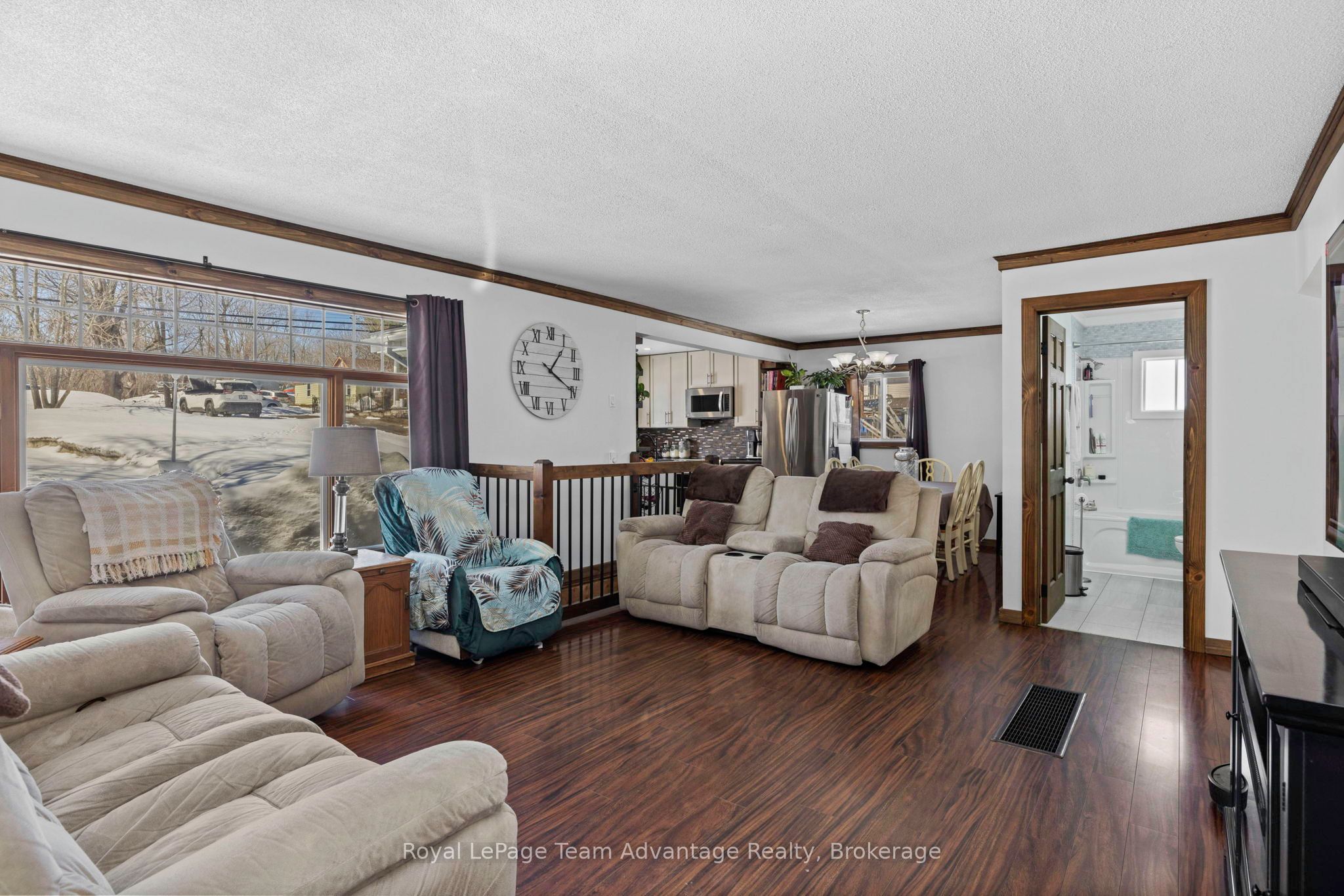 296 High St Property Photo 3