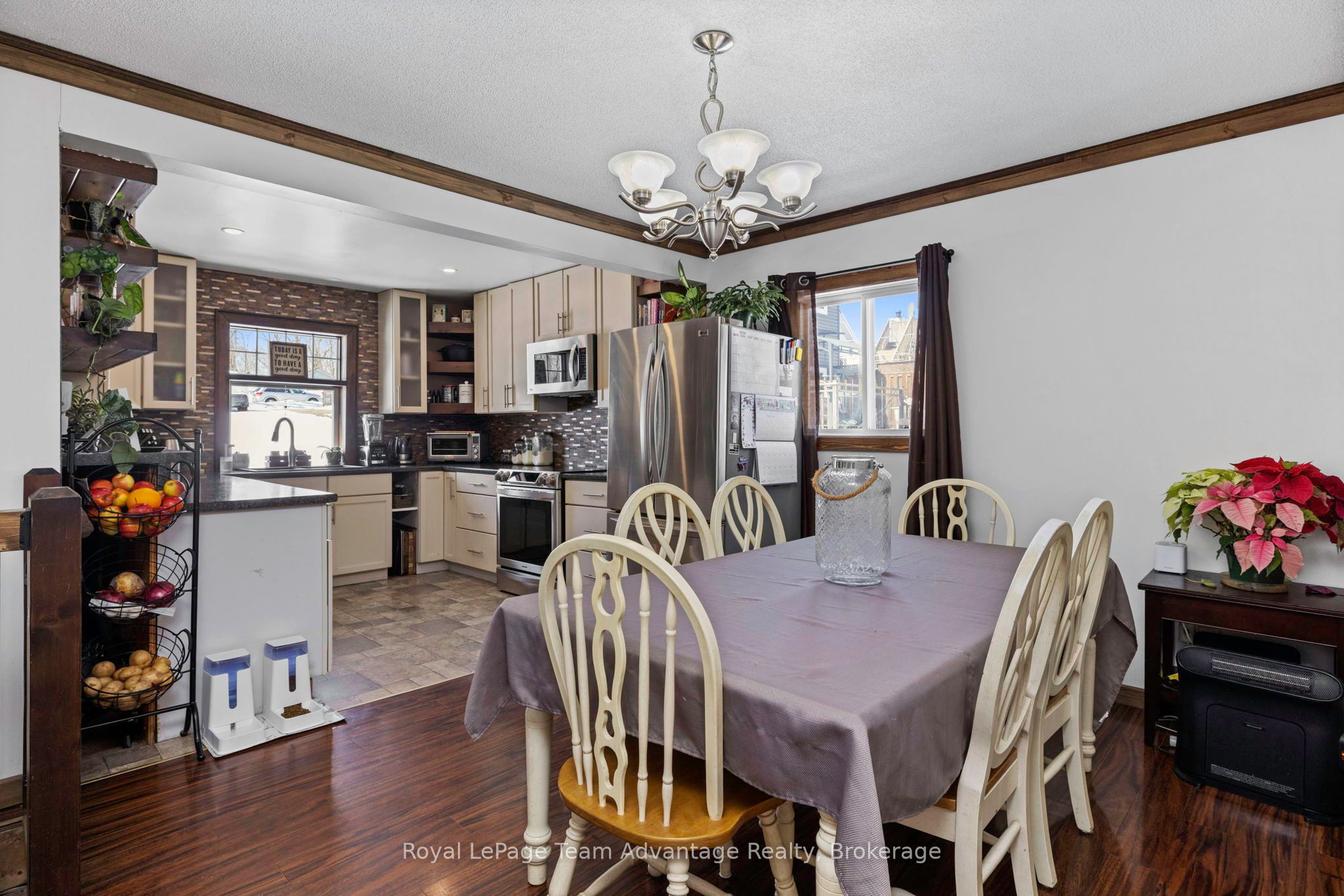 296 High St Property Photo 5