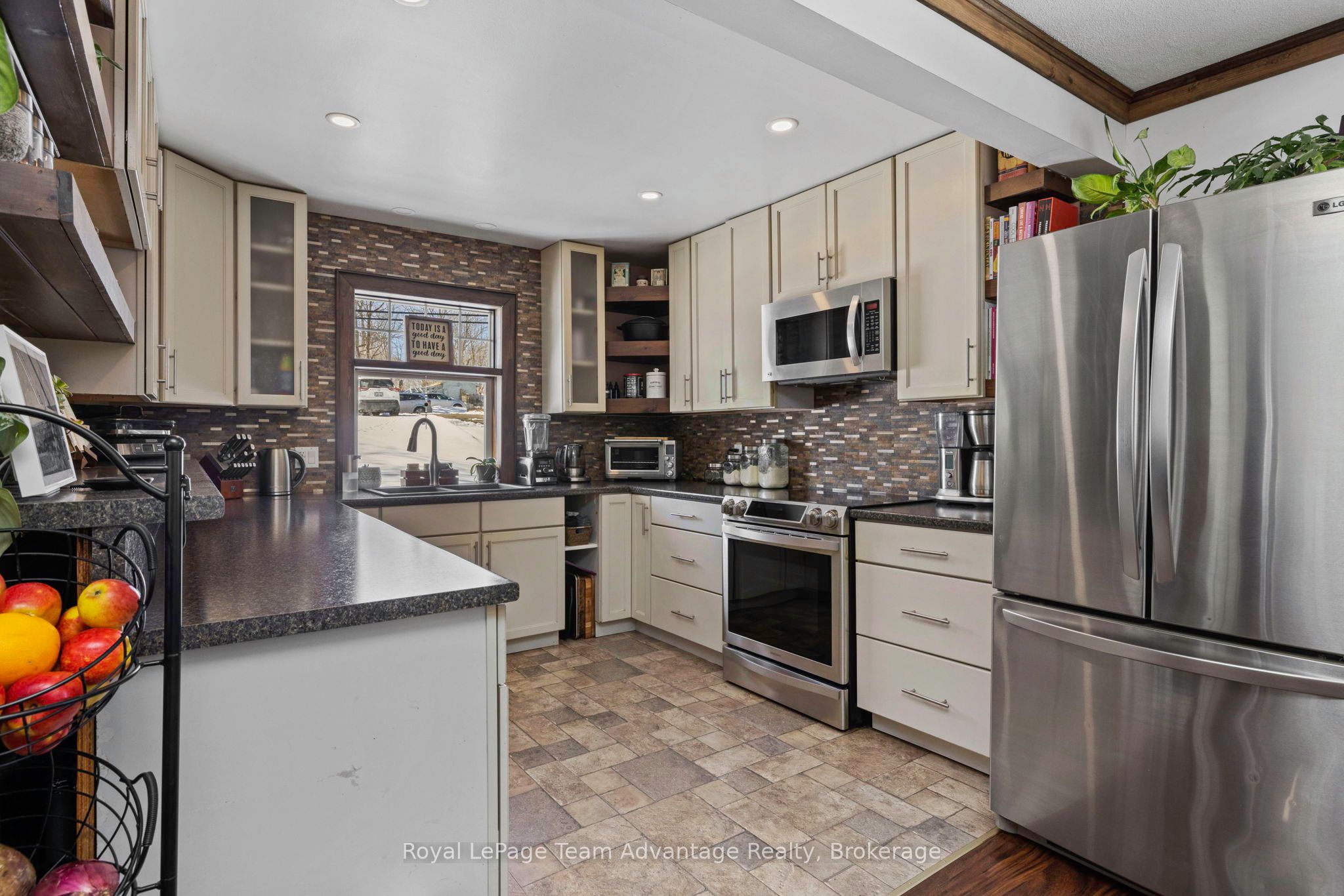 296 High St Property Photo 6