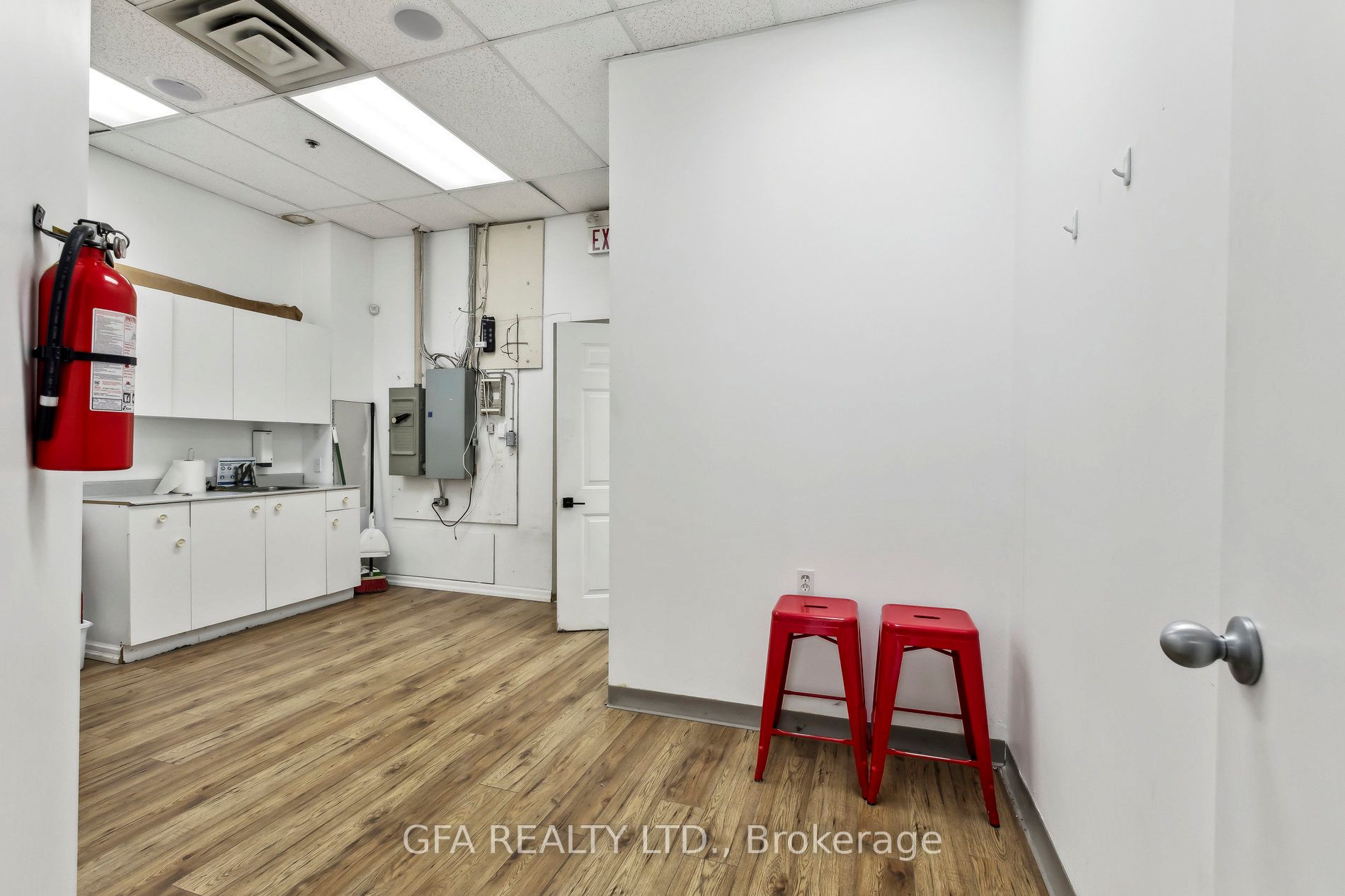 #f - 10 Stanley Street Property Photo 17