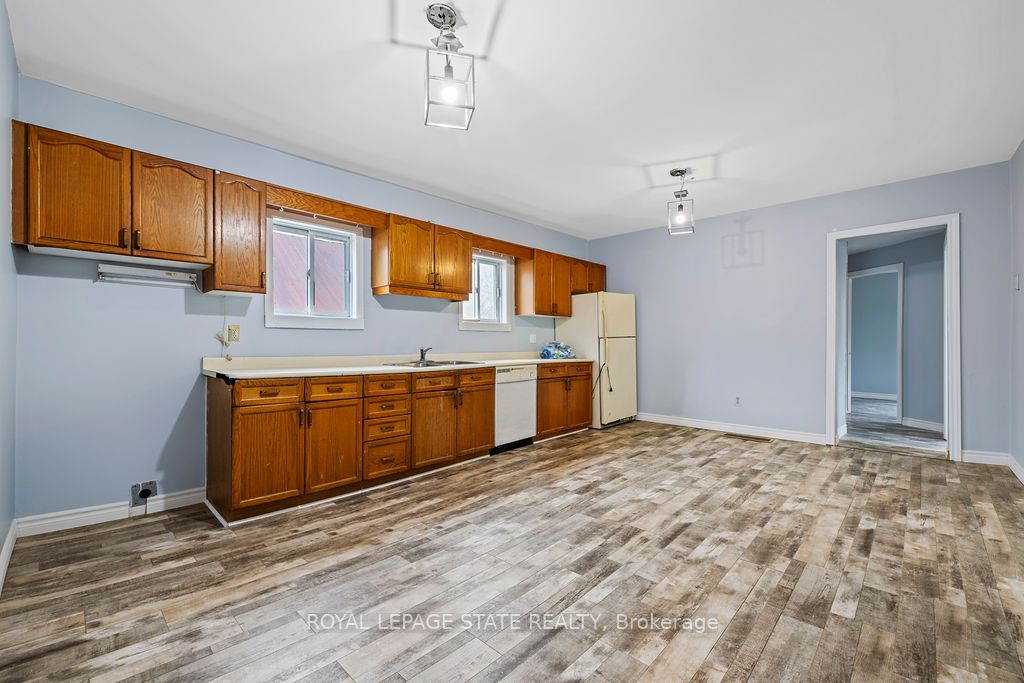 13 Broad Lane Property Photo 6