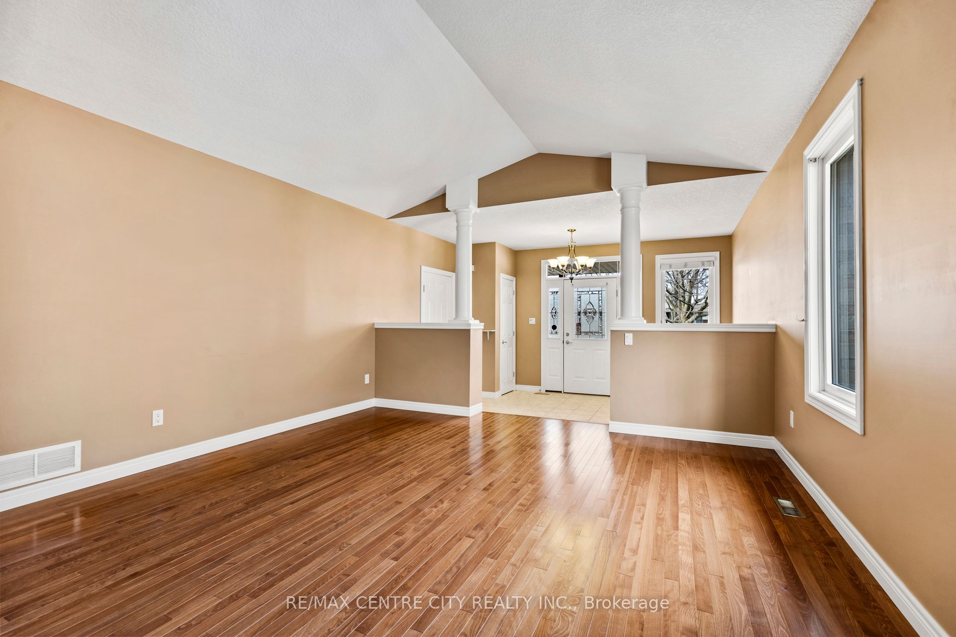 #3 - 410 Burwell Road Property Photo 5