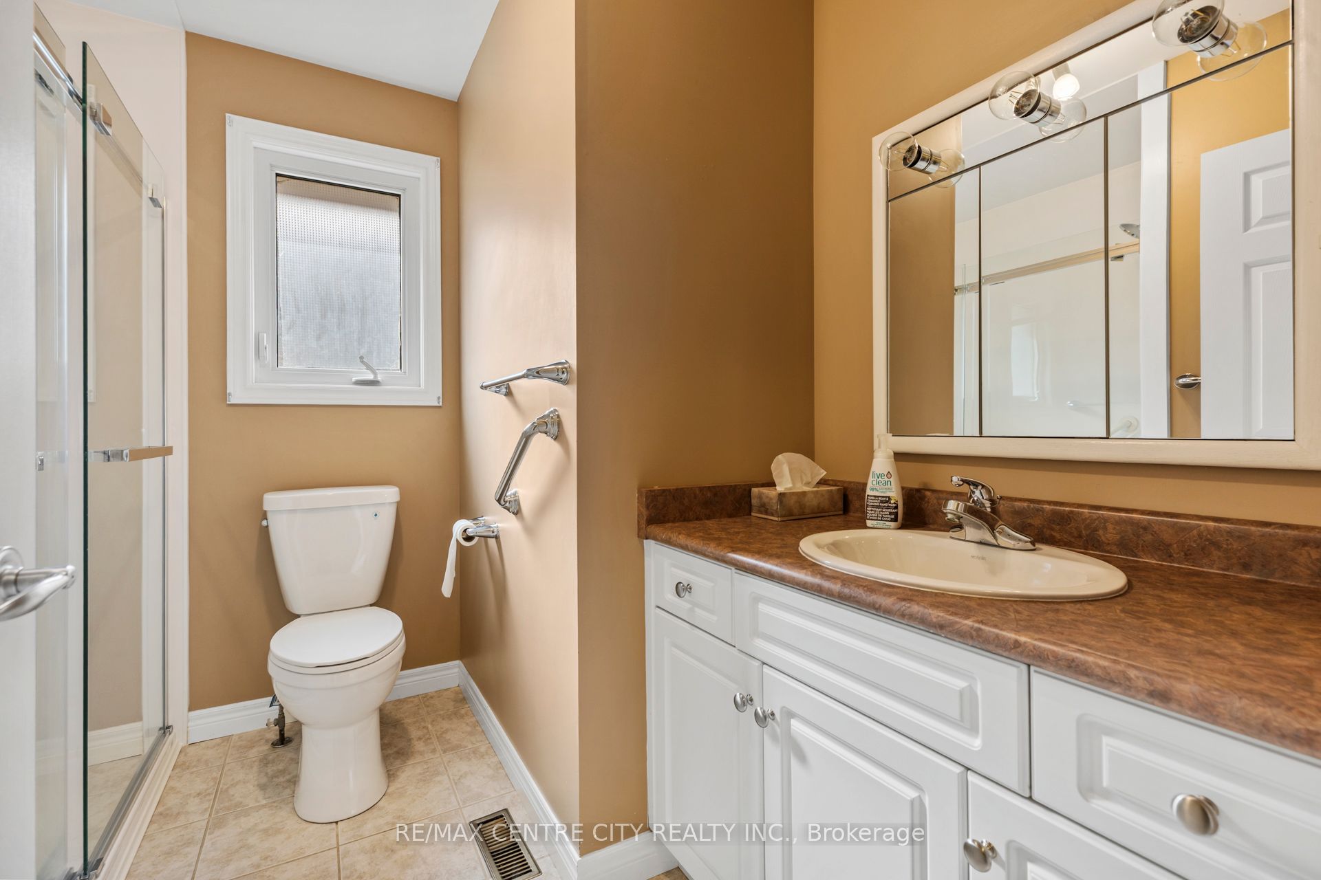 #3 - 410 Burwell Road Property Photo 12